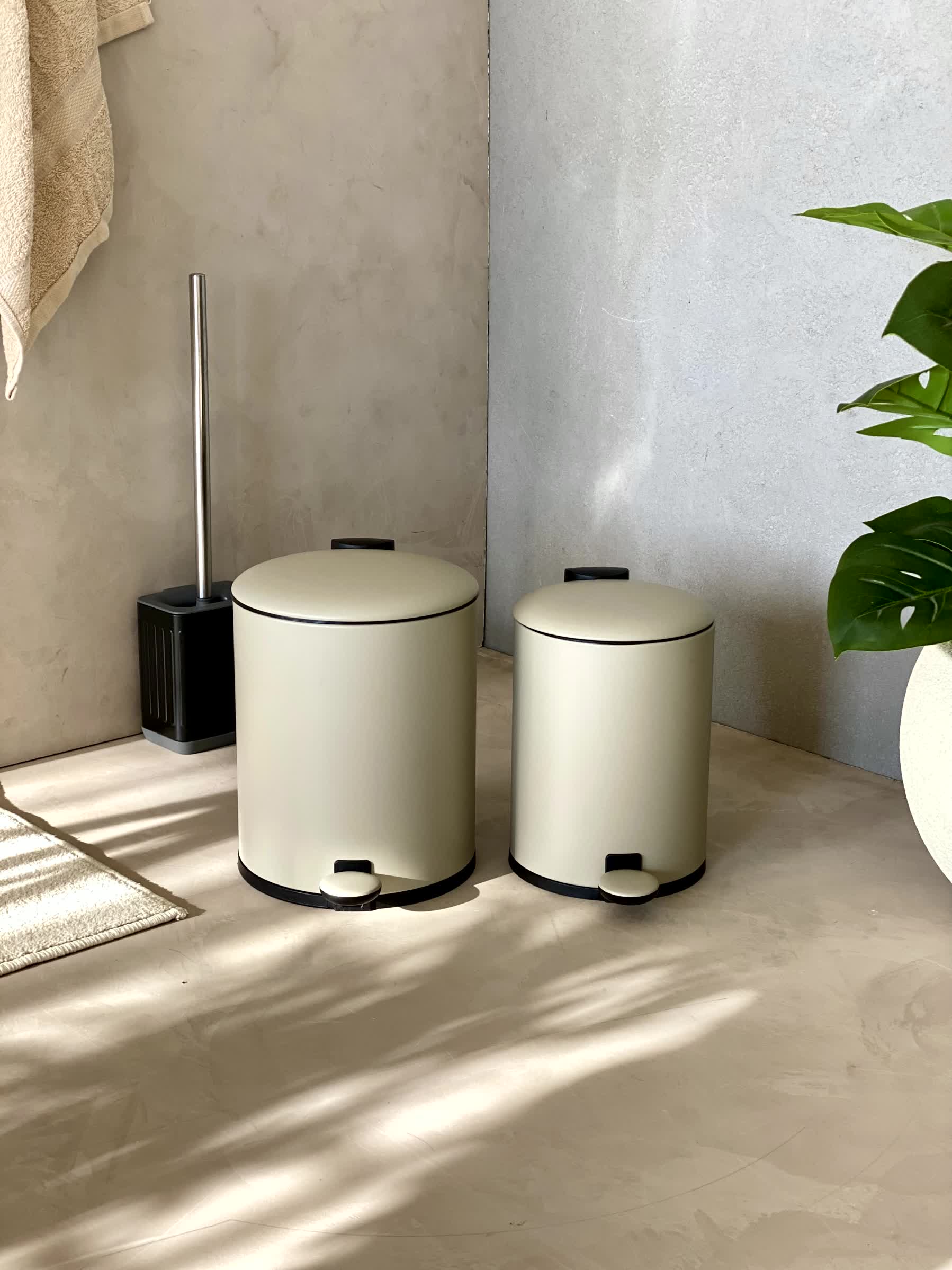 Trove Beige Matt Dustbin - 5L