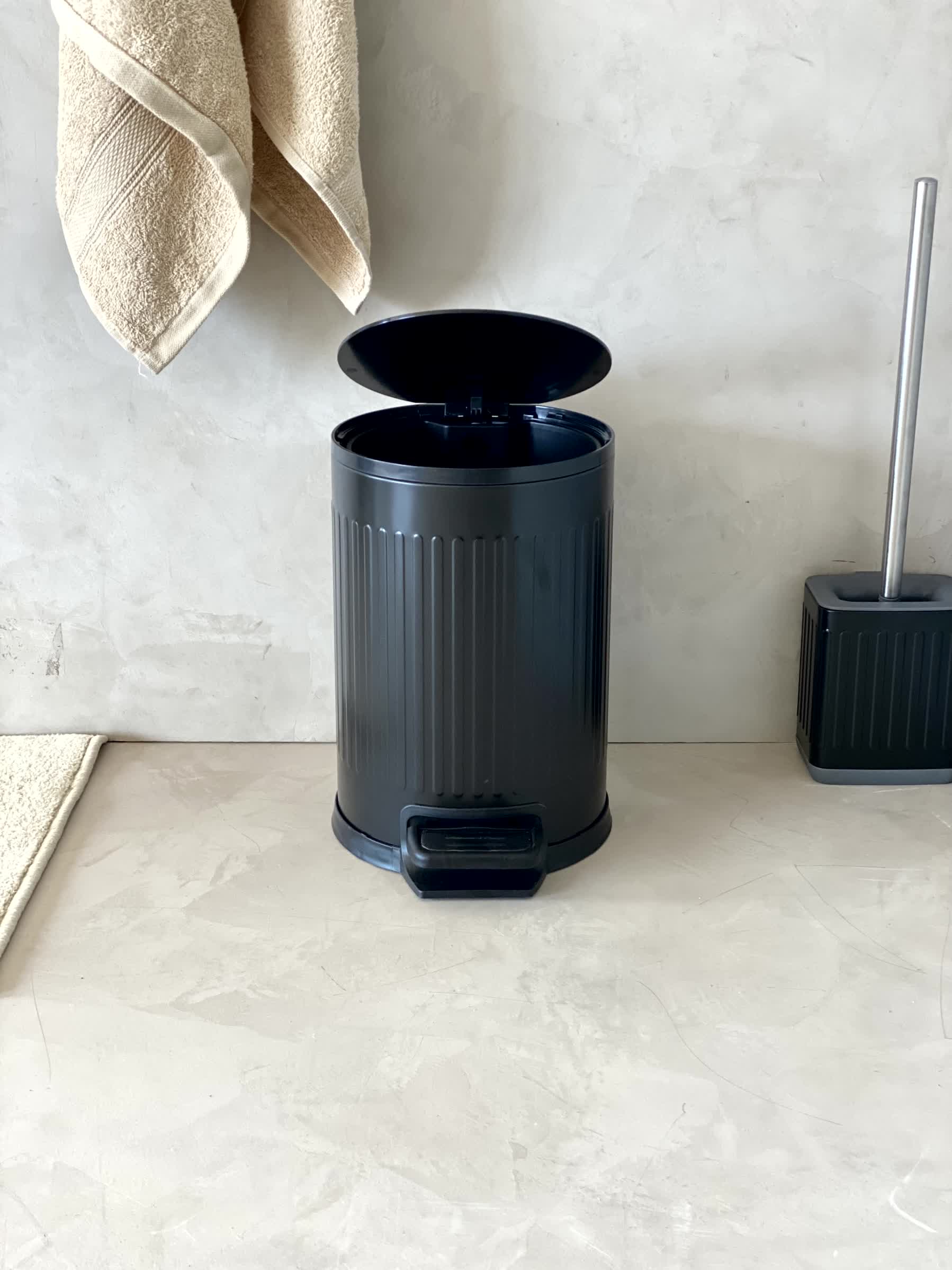 Luxis Black Dustbin - 6L