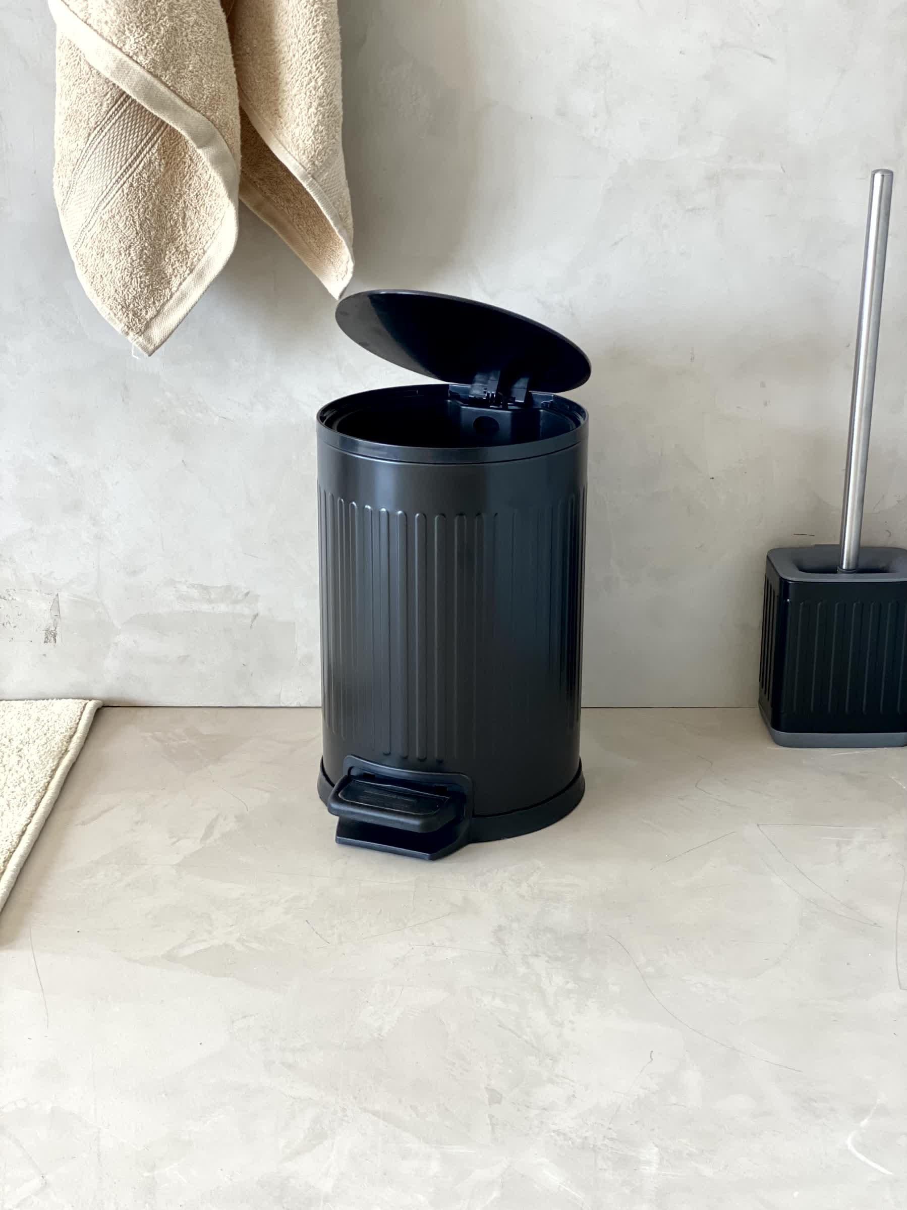 Luxis Black Dustbin - 6L