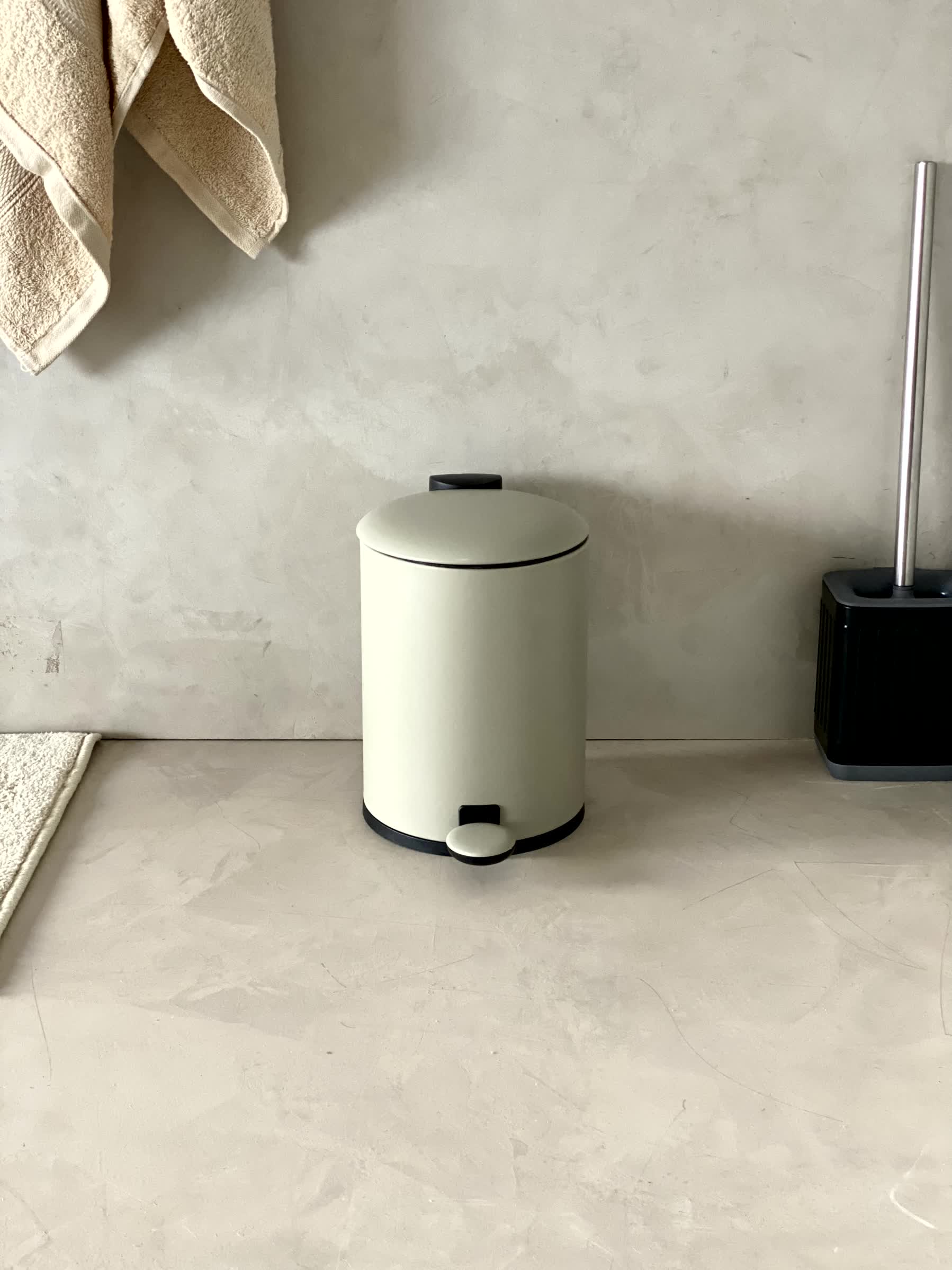 Trove Beige Matt Dustbin - 3L