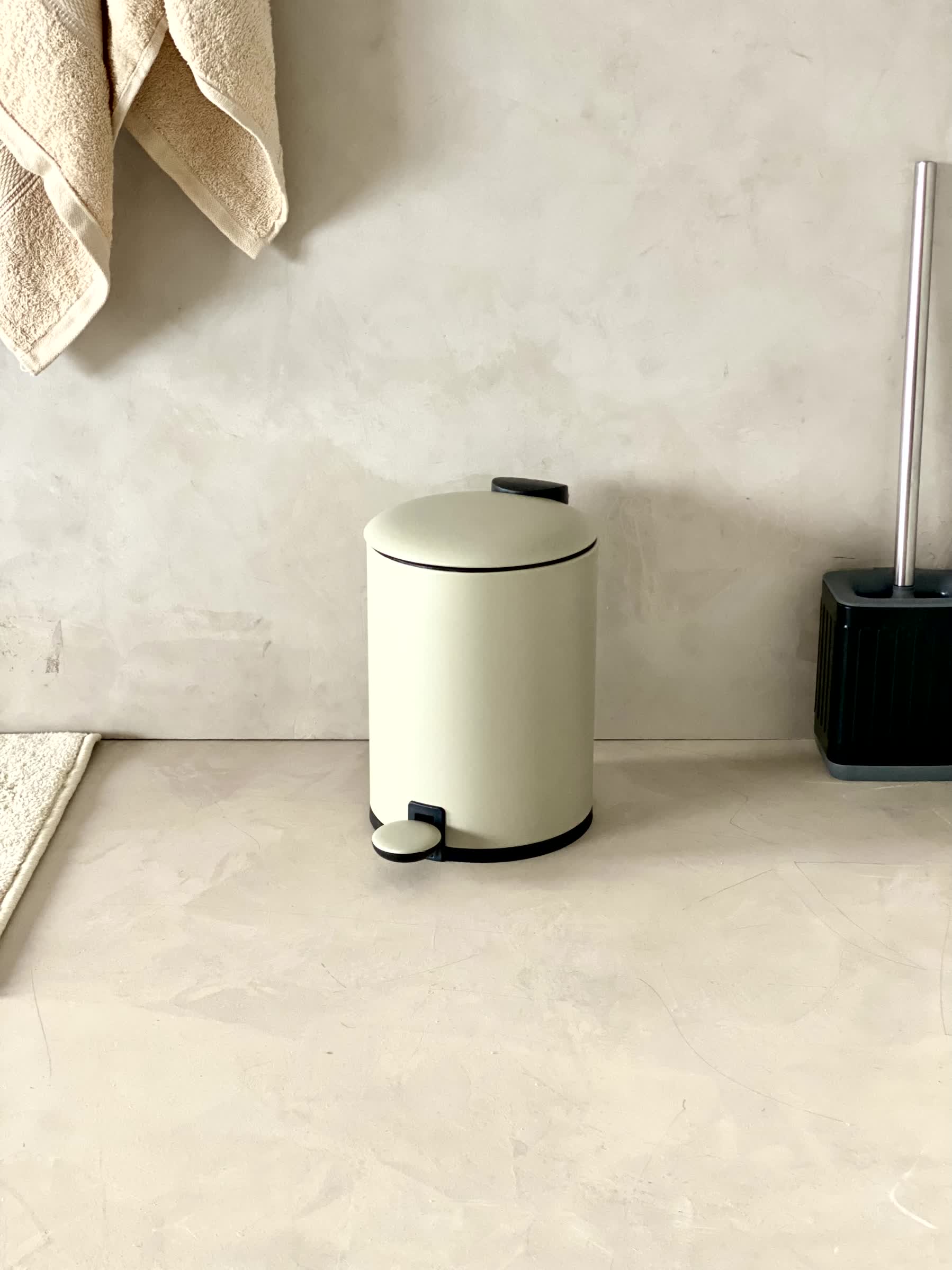 Trove Beige Matt Dustbin - 3L