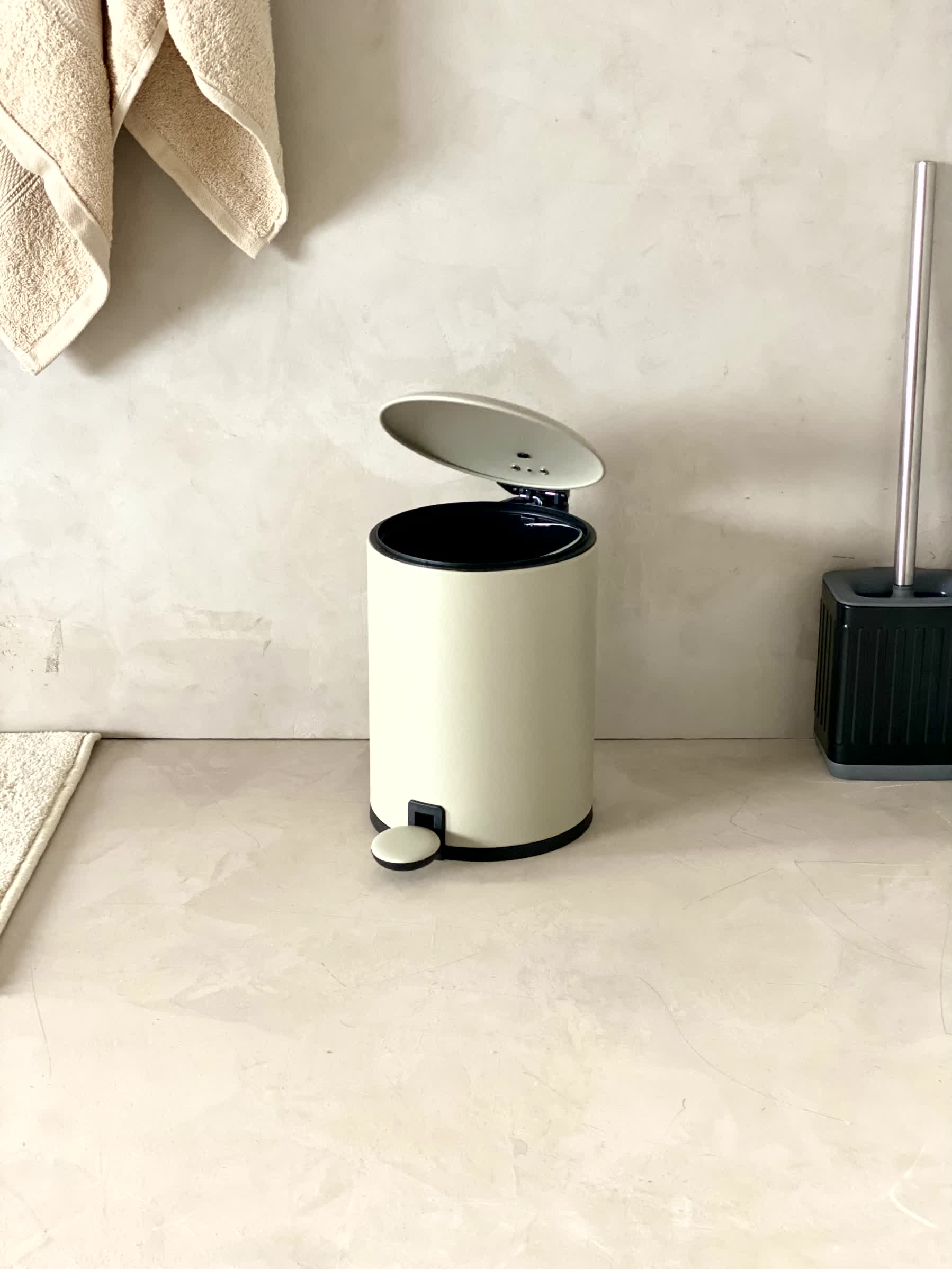 Trove Beige Matt Dustbin - 3L