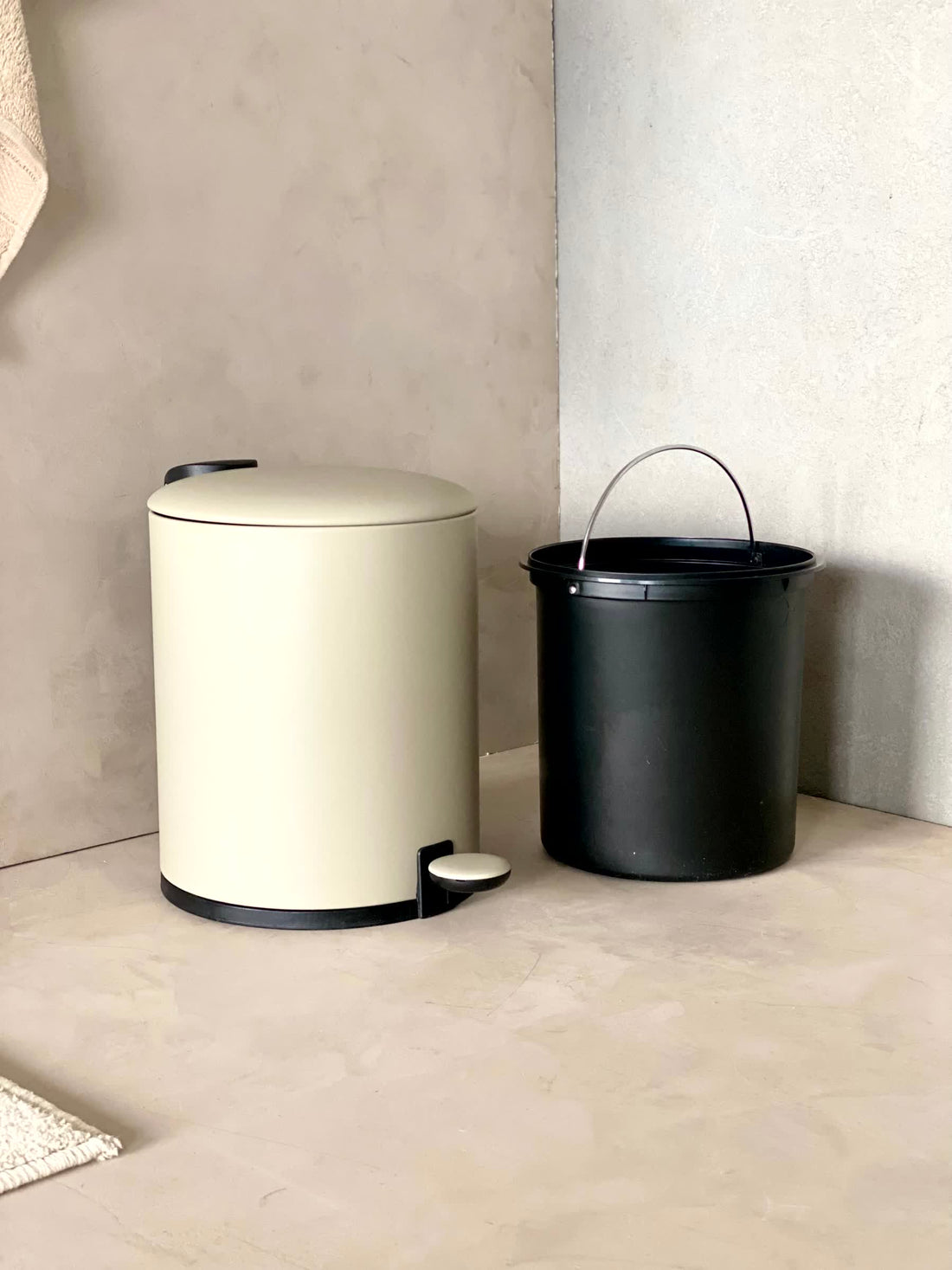 Trove Beige Matt Dustbin - 5L