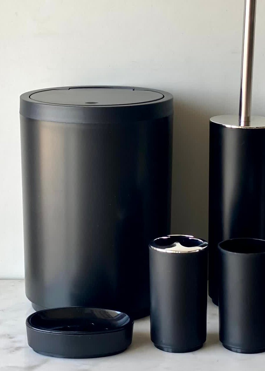 Raven Bathroom Set