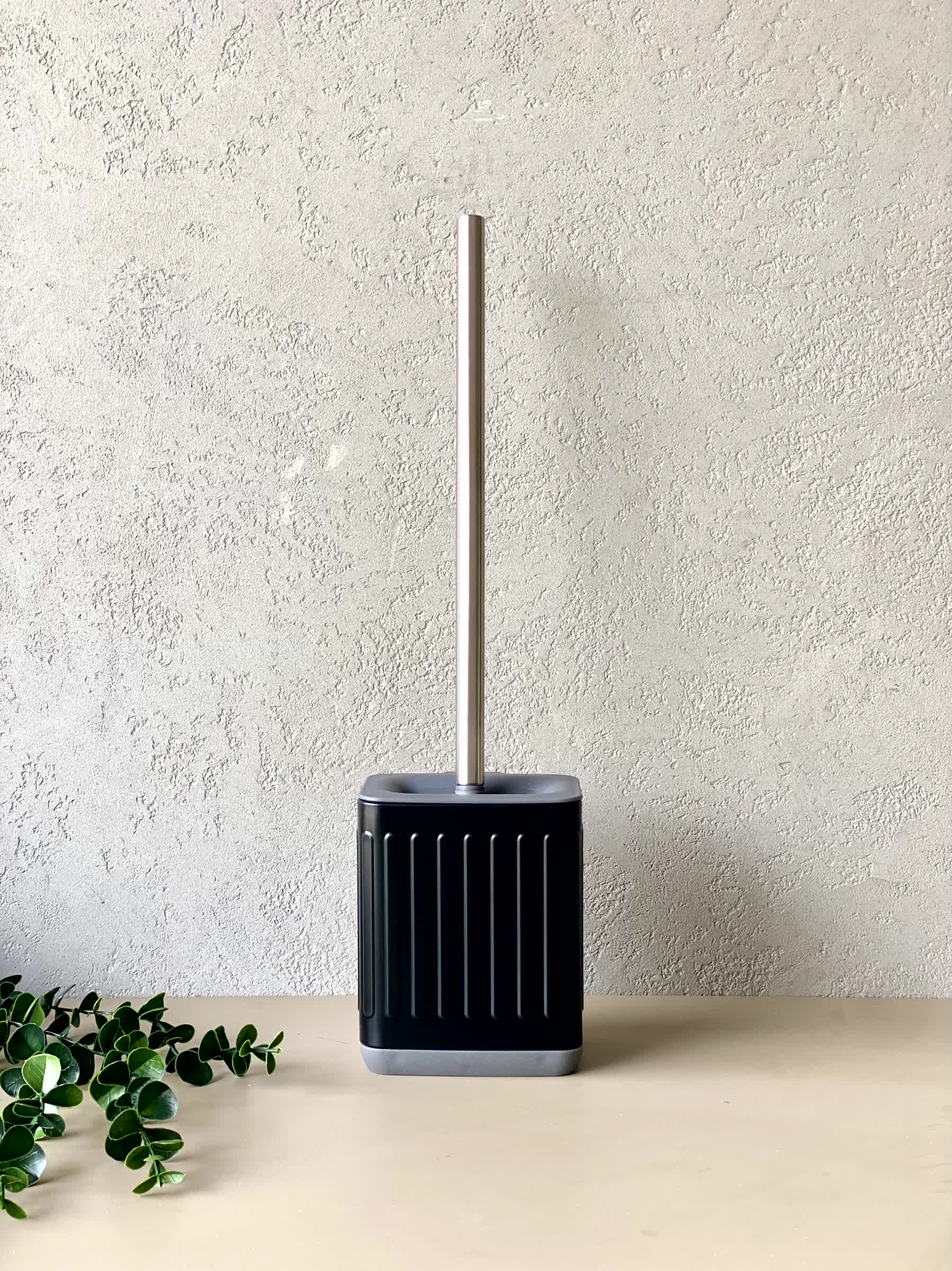 Vero Toilet Brush - Black