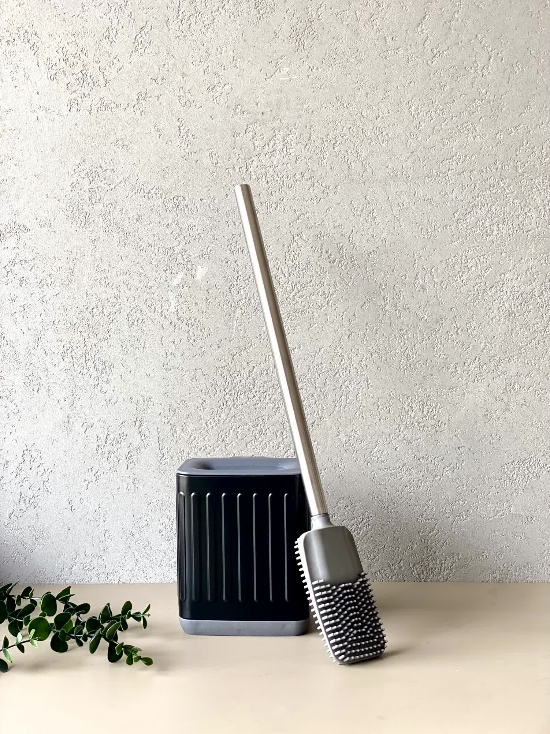 Vero Toilet Brush - Black