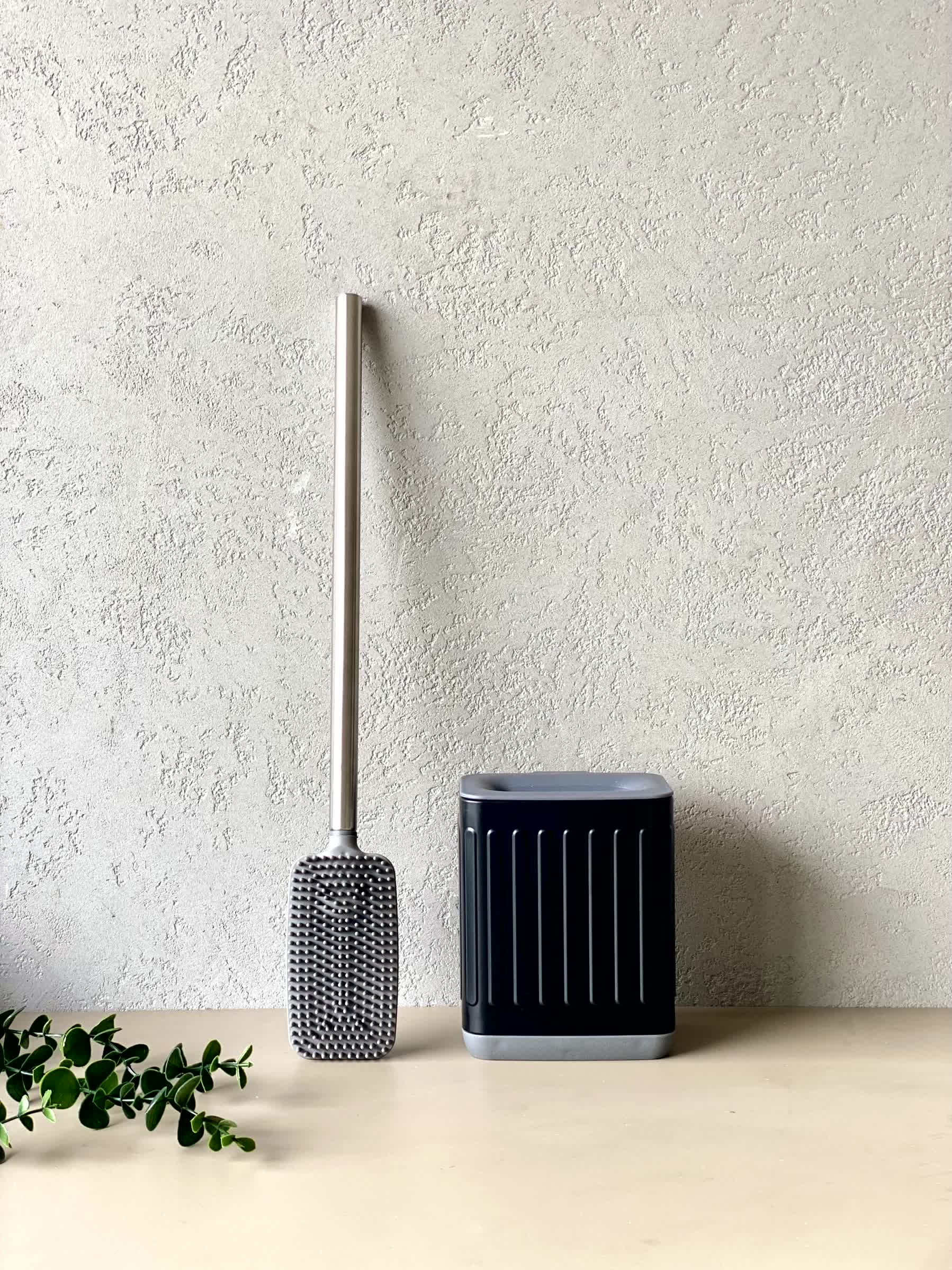 Vero Toilet Brush - Black