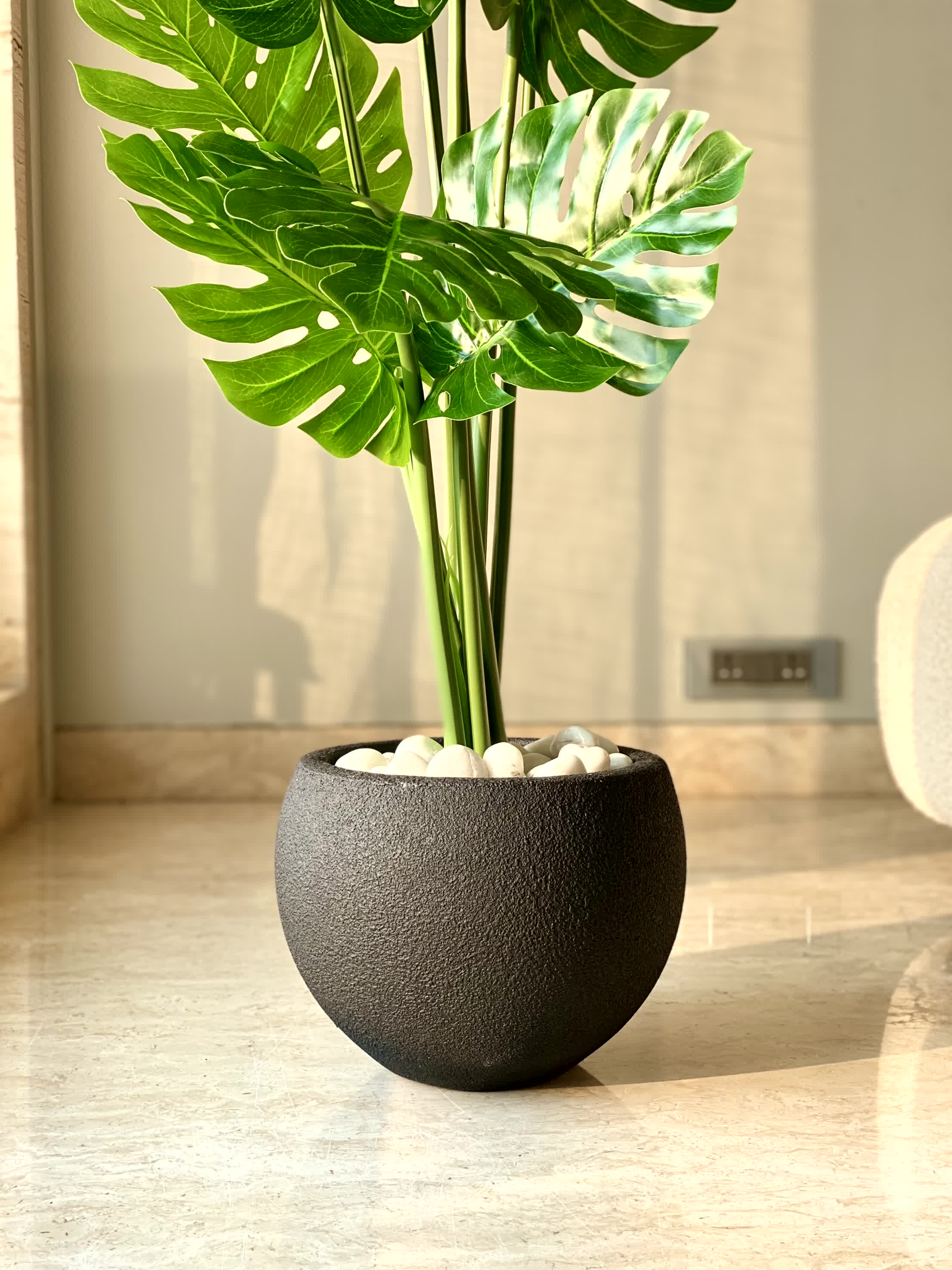 Lithos Black Planters