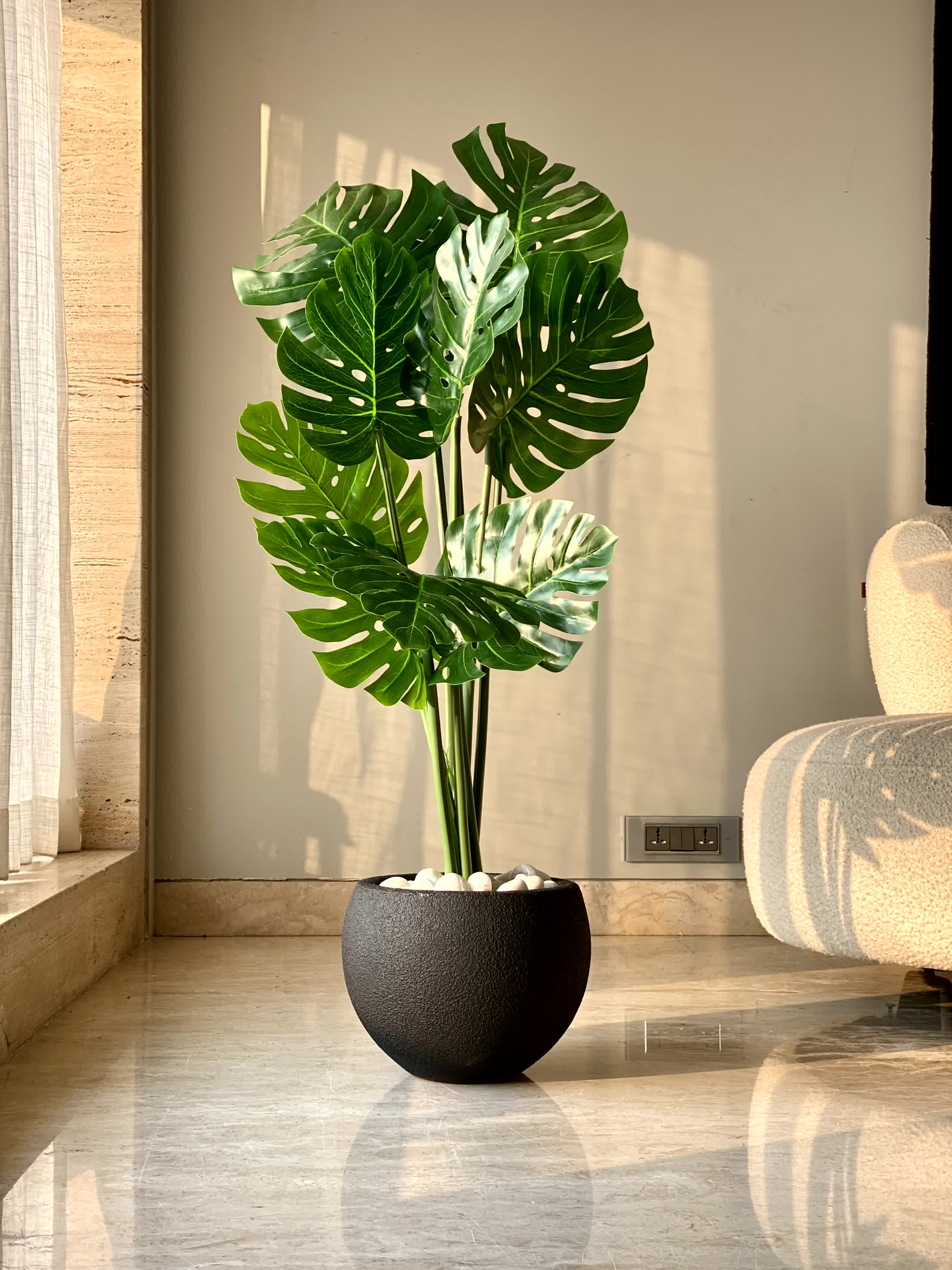 Lithos Black Planters