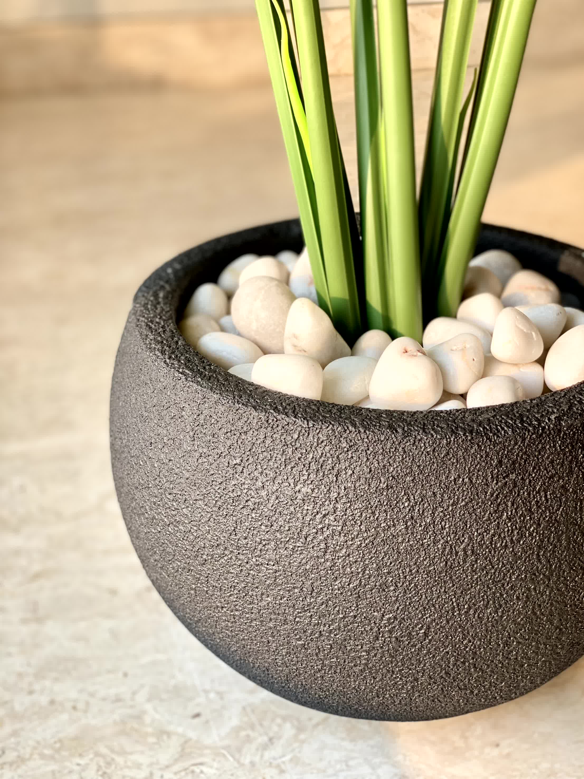 Lithos Black Planters