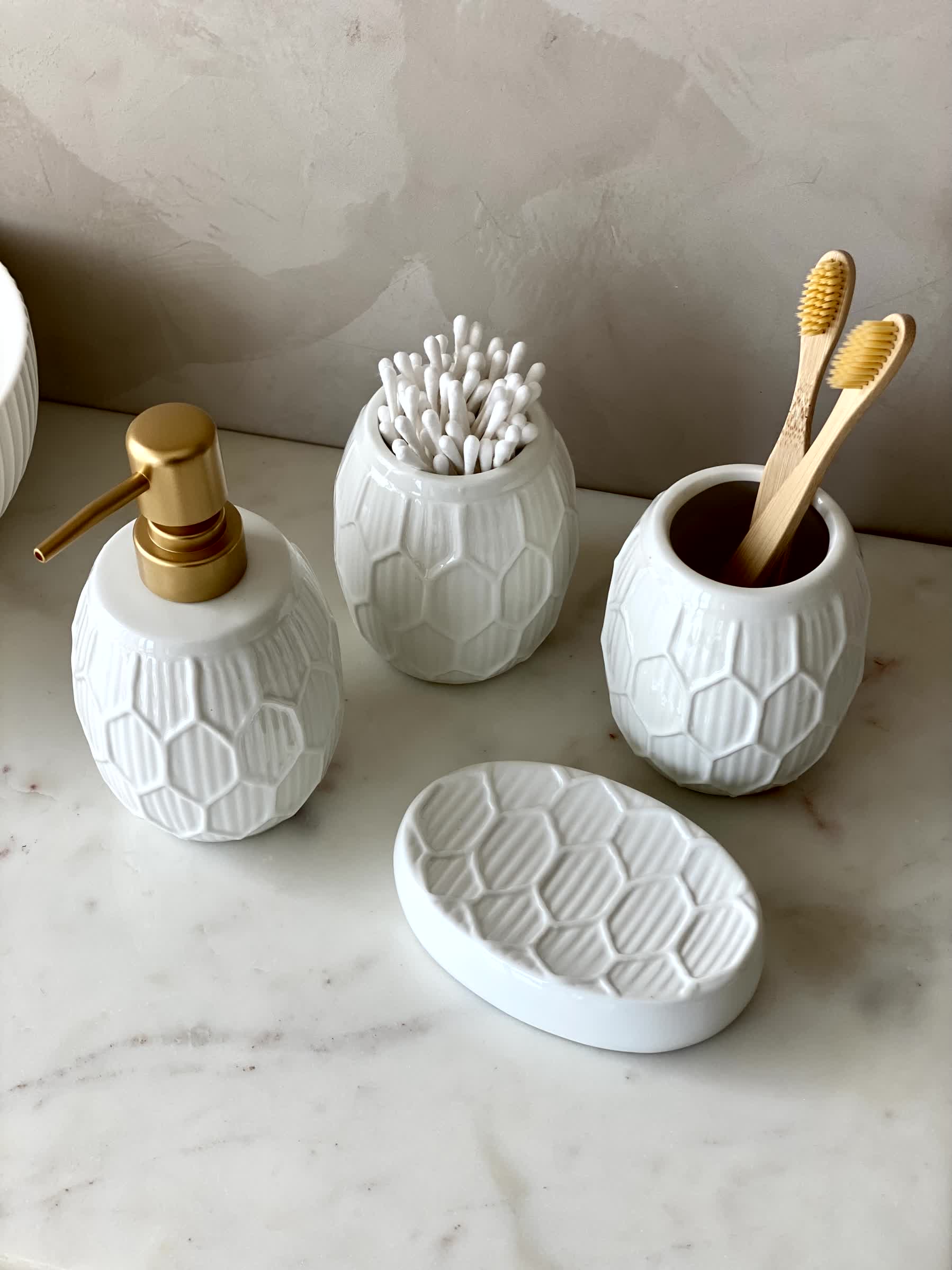 Luna Bathroom Set - White (Set of 4)