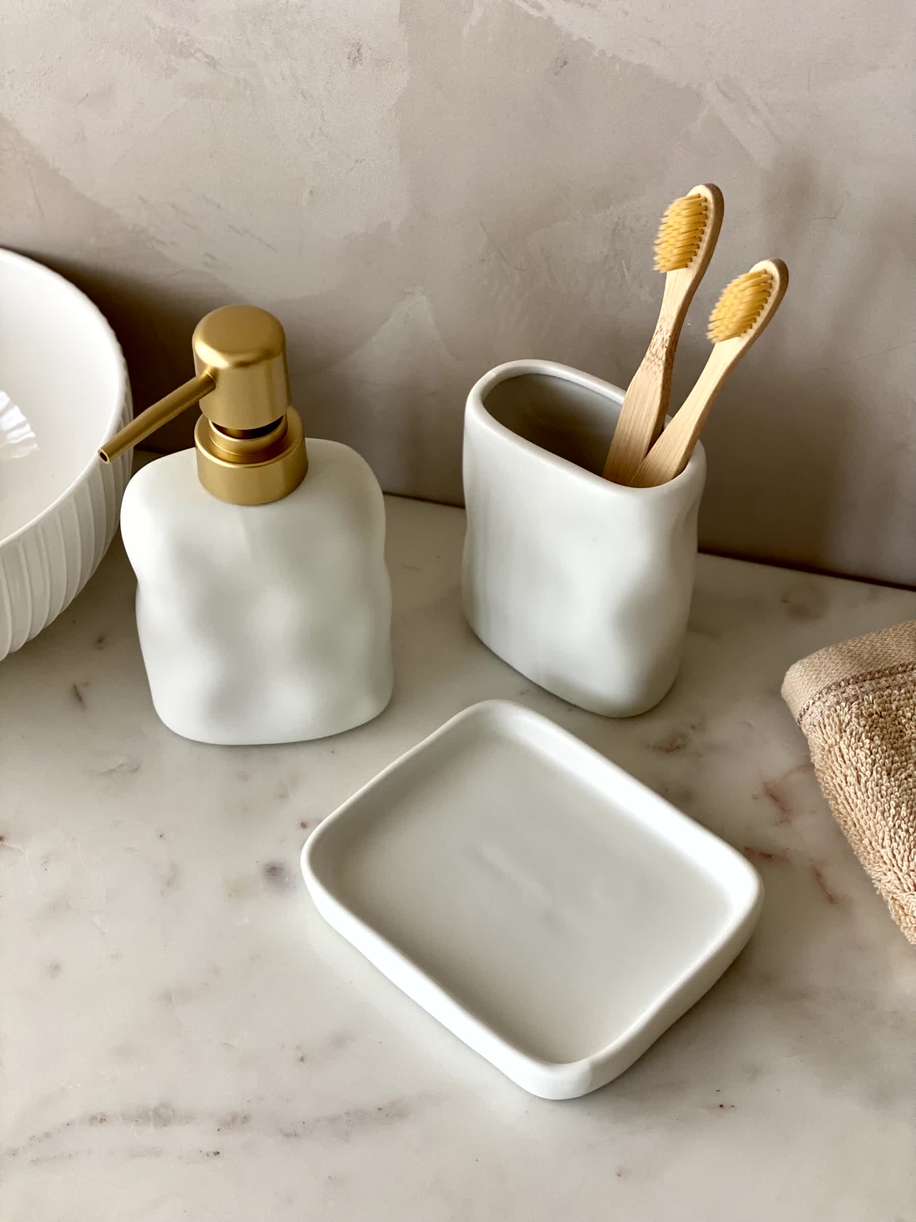 Lucent Bathroom Set - White (Set of 3)