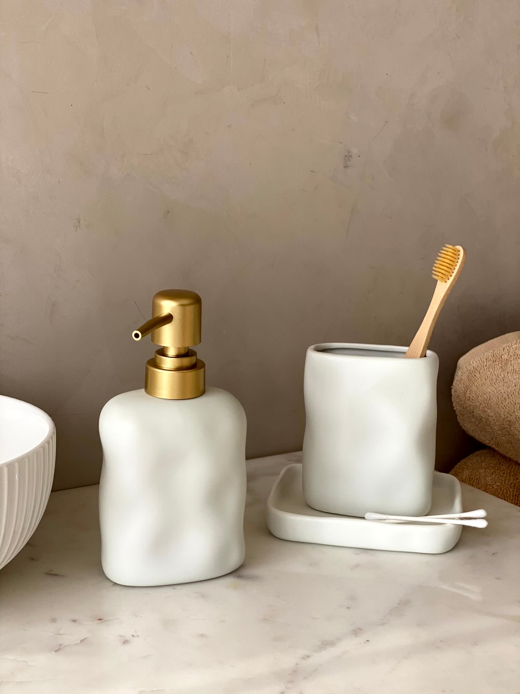 Lucent Bathroom Set - White (Set of 3)