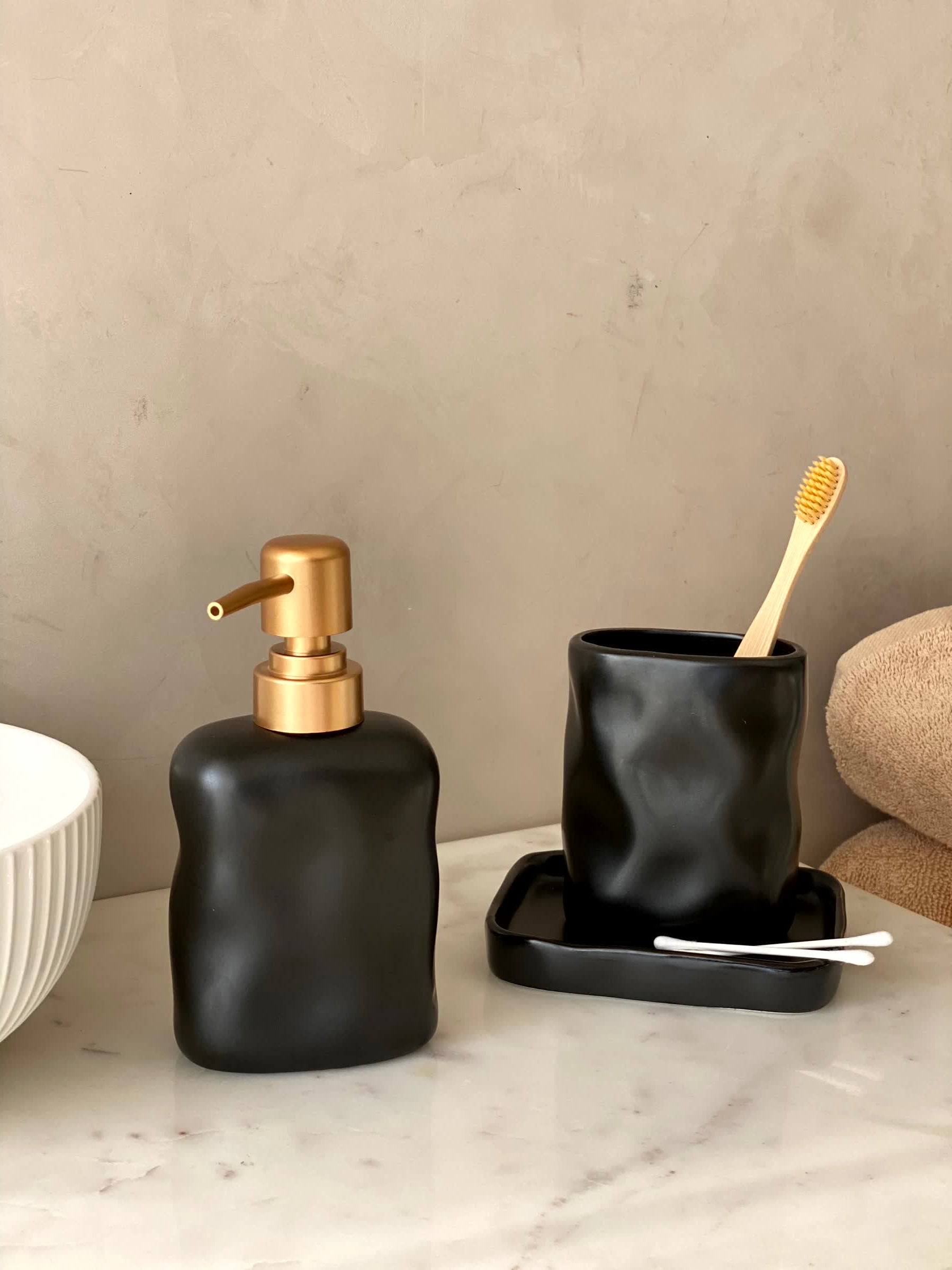 Lucent Bathroom Set - Black (Set of 3)