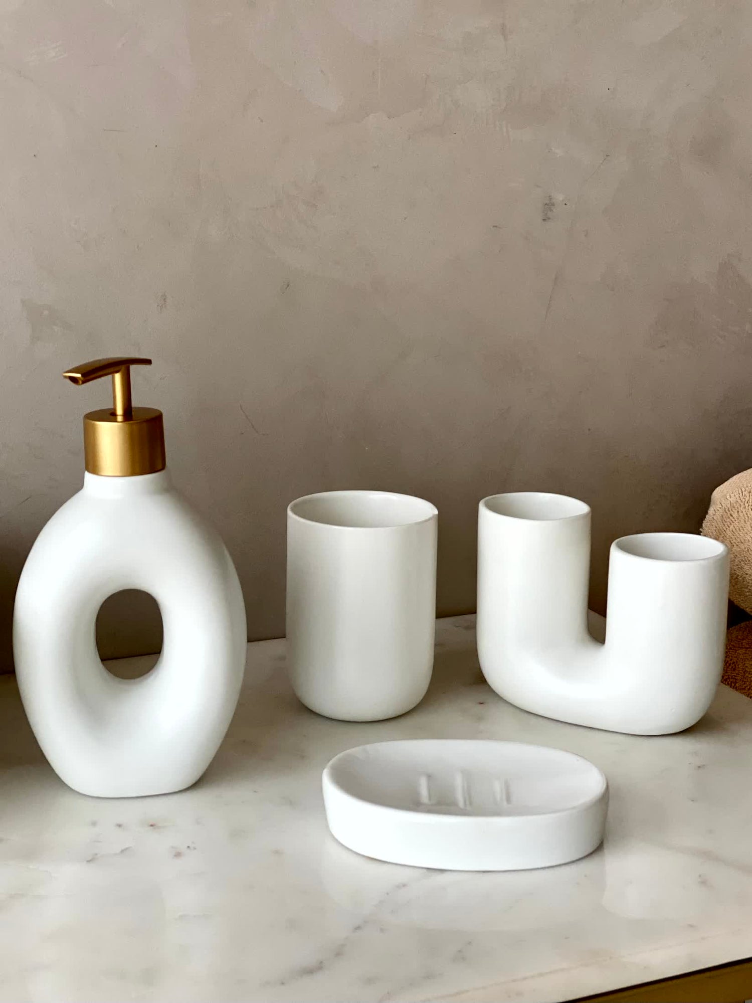 Orb Hollow Bathroom Set - White (Set of 4)