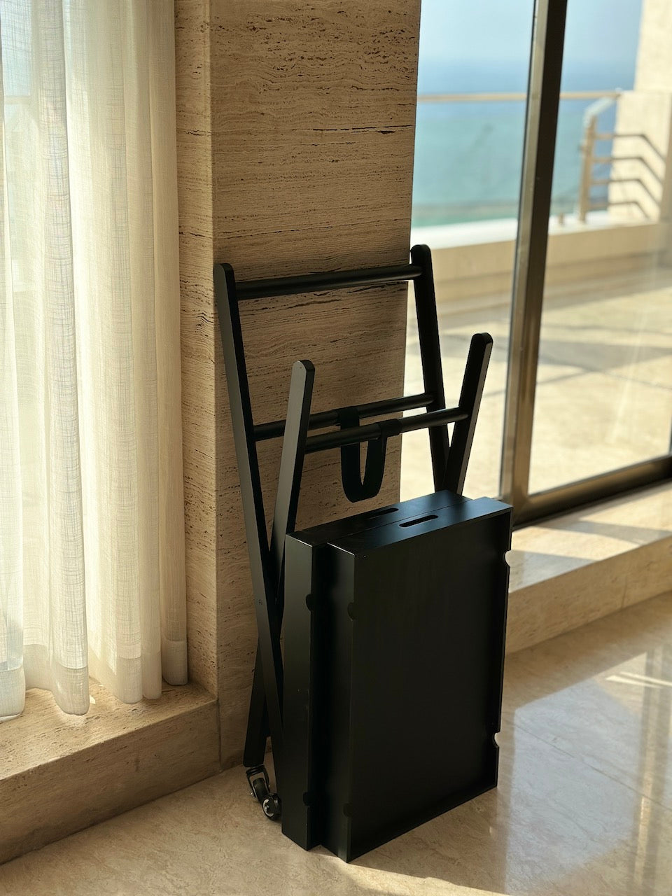 Noir Black Cane Handle Trolley