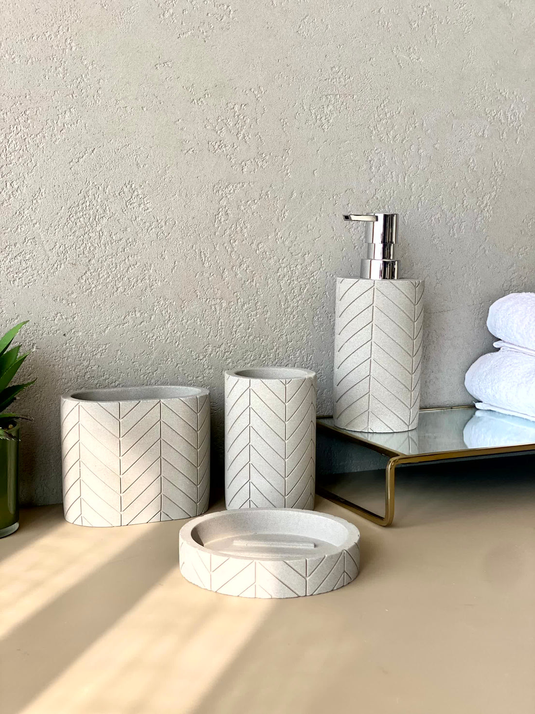 Aoraki Bathroom Set - (Set of 4)