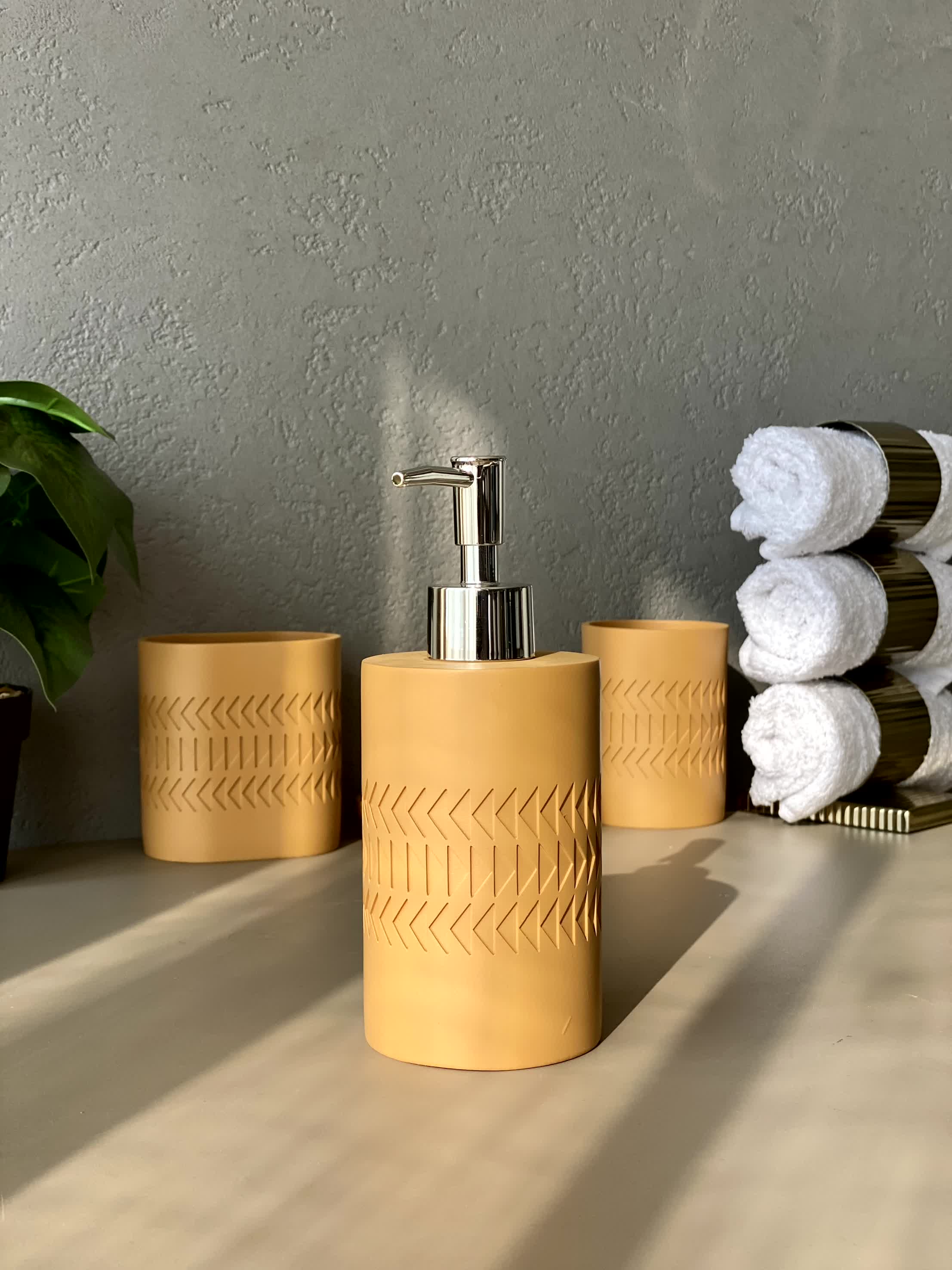 Salento Bathroom Set (Set of 4)
