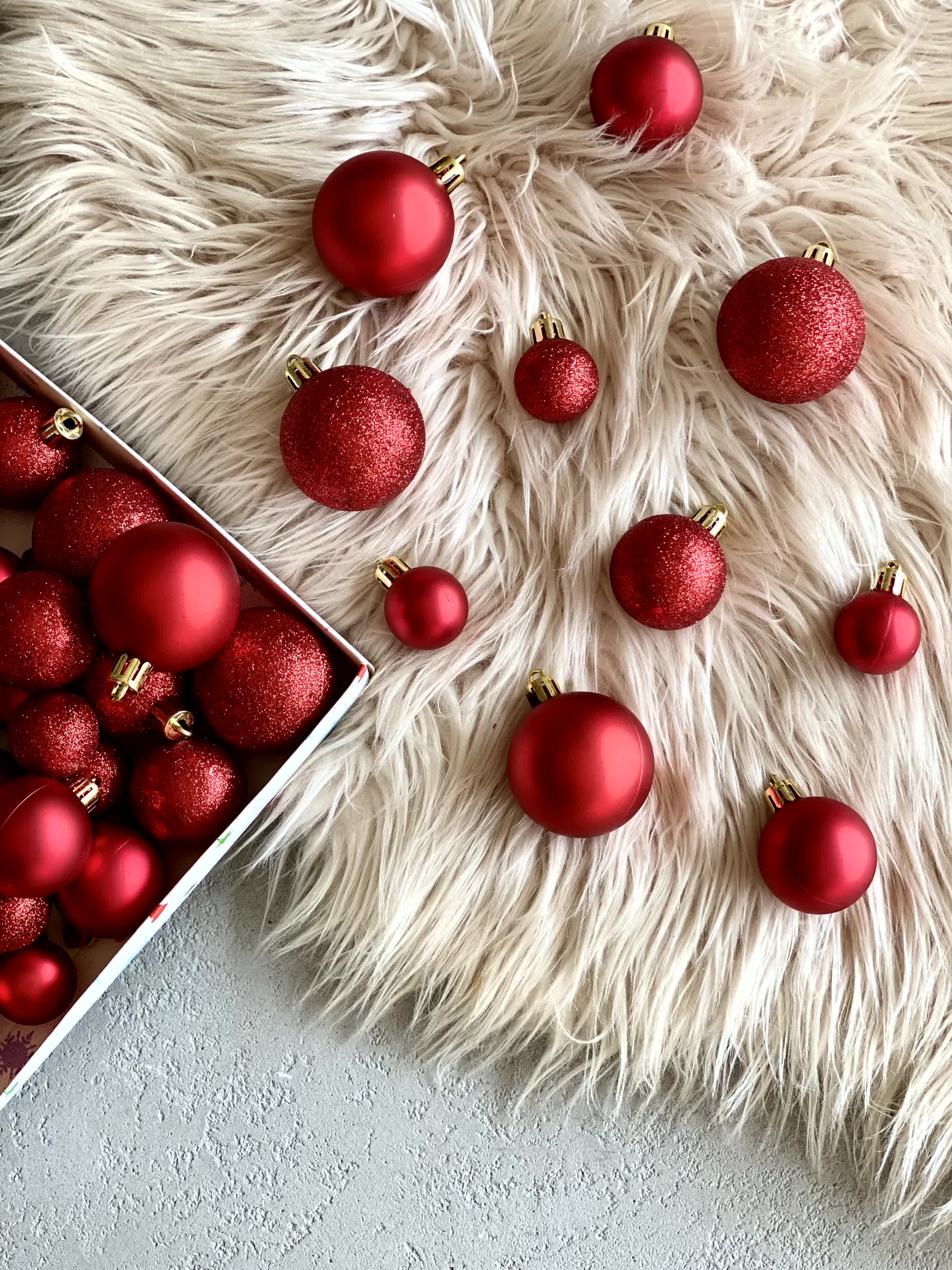 Christmas Aurora Ball Set - Red (Set of 44)