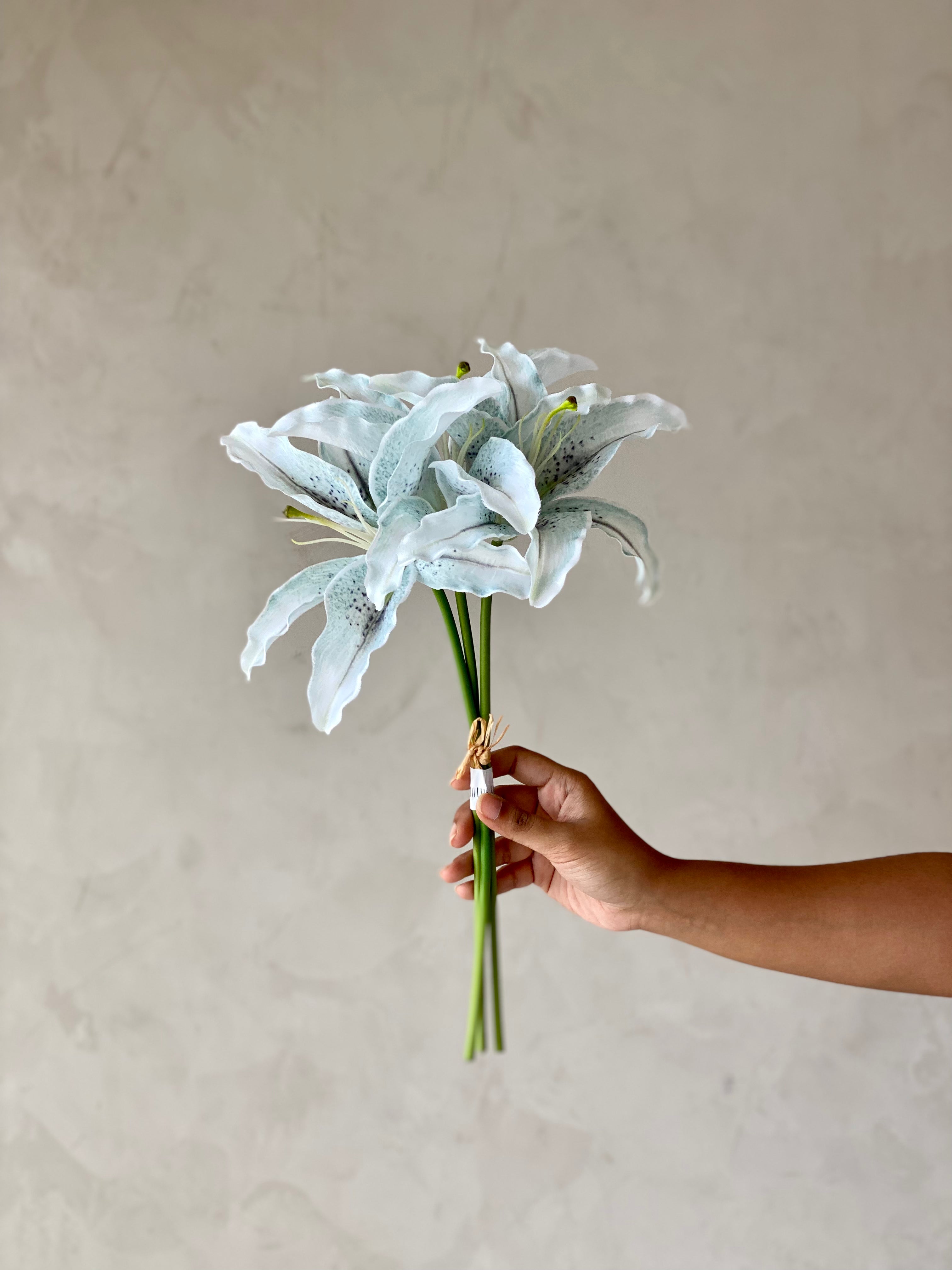 Artificial Silk Lilly Flower Bunch - Blue
