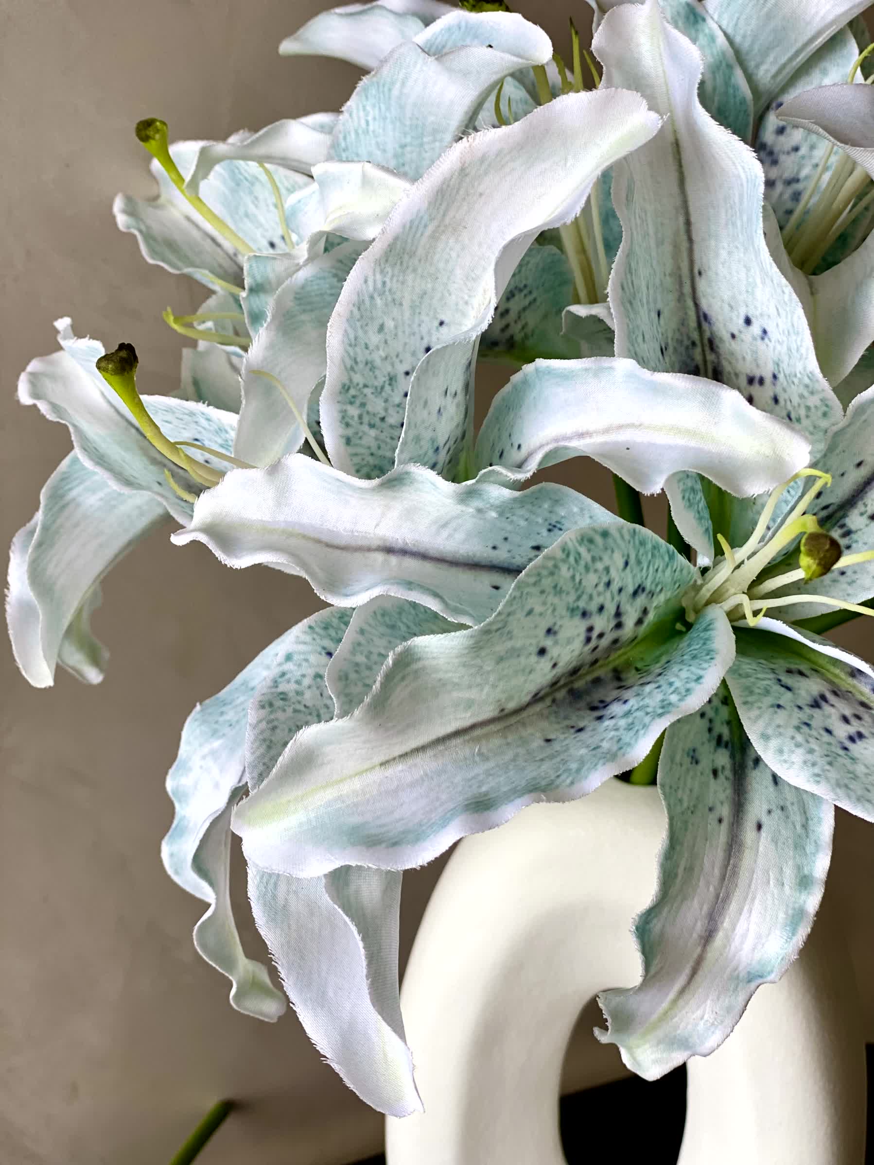 Artificial Silk Lilly Flower Bunch - Blue