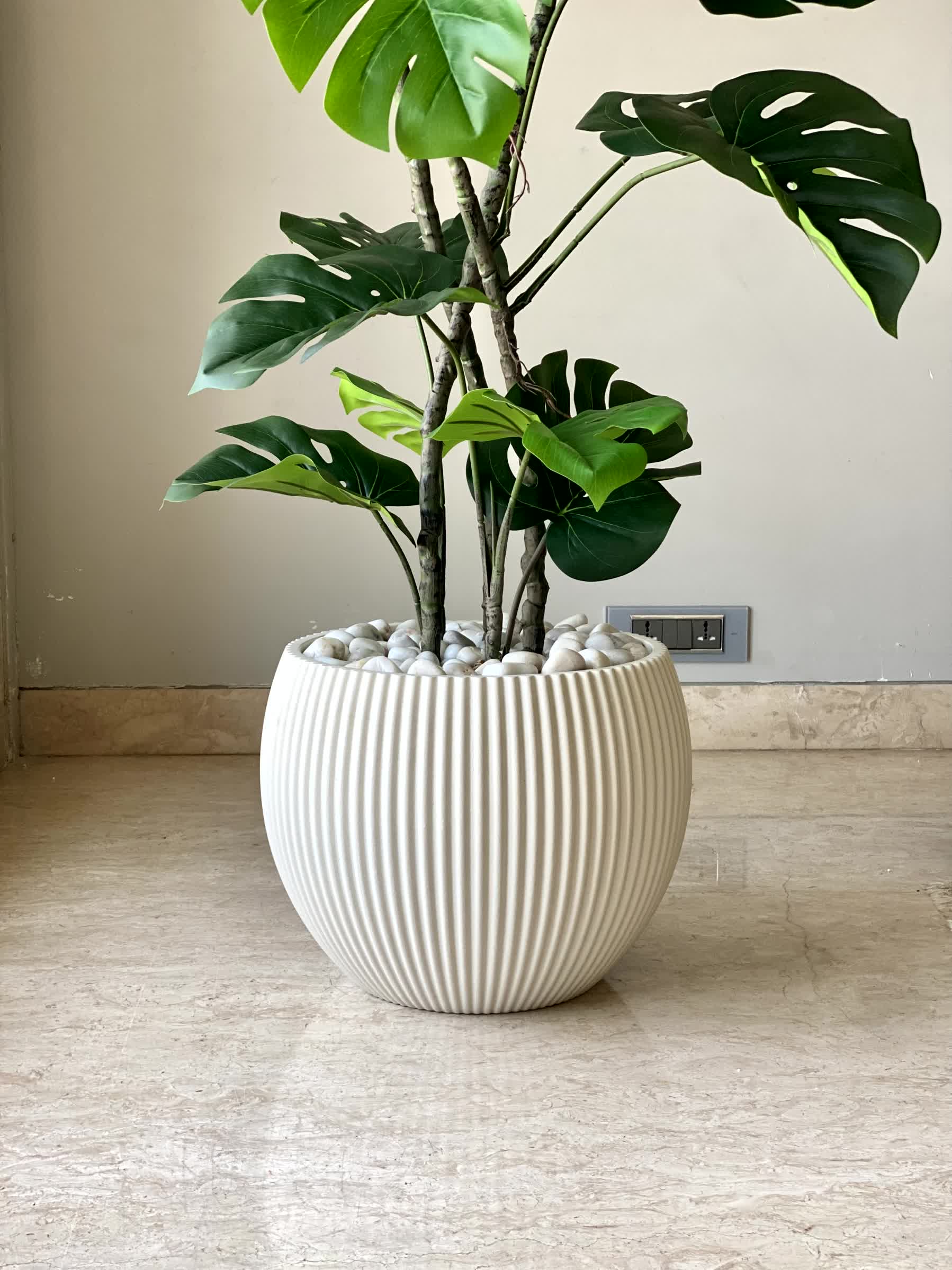 Vellora Planters - Ivory