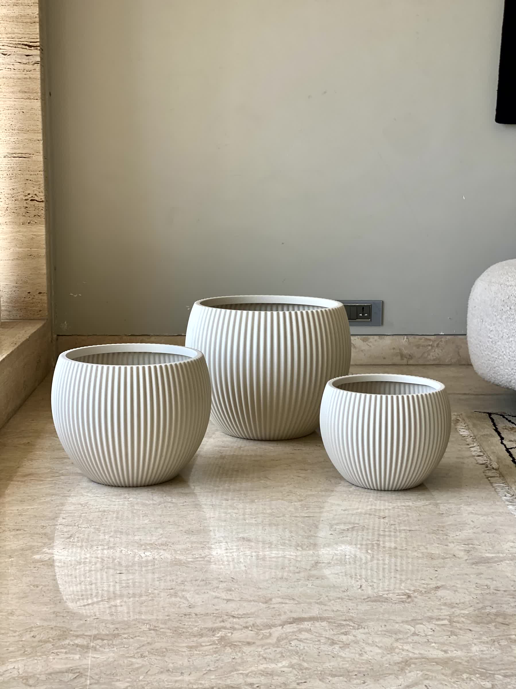 Vellora Planters - Ivory