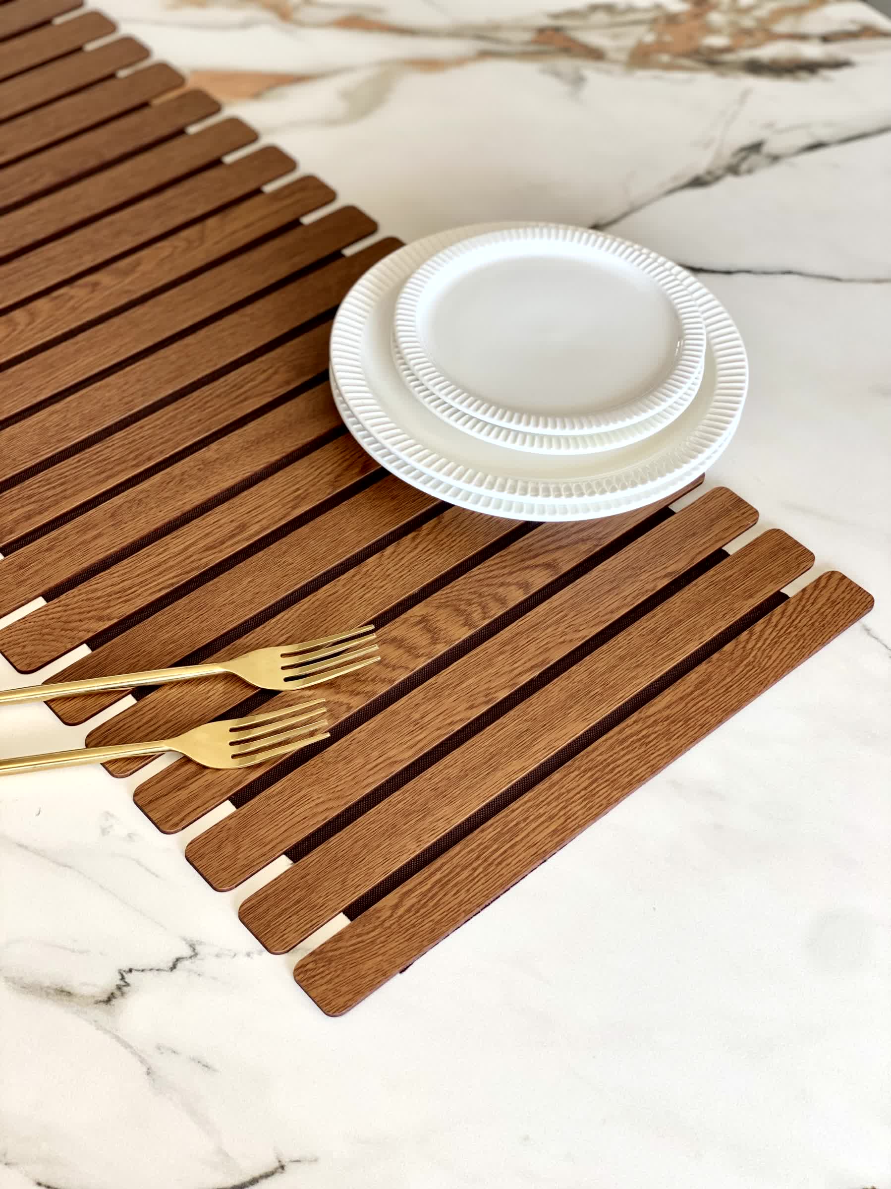 Elm Foldable Table Runner - Brown (3 Feet)