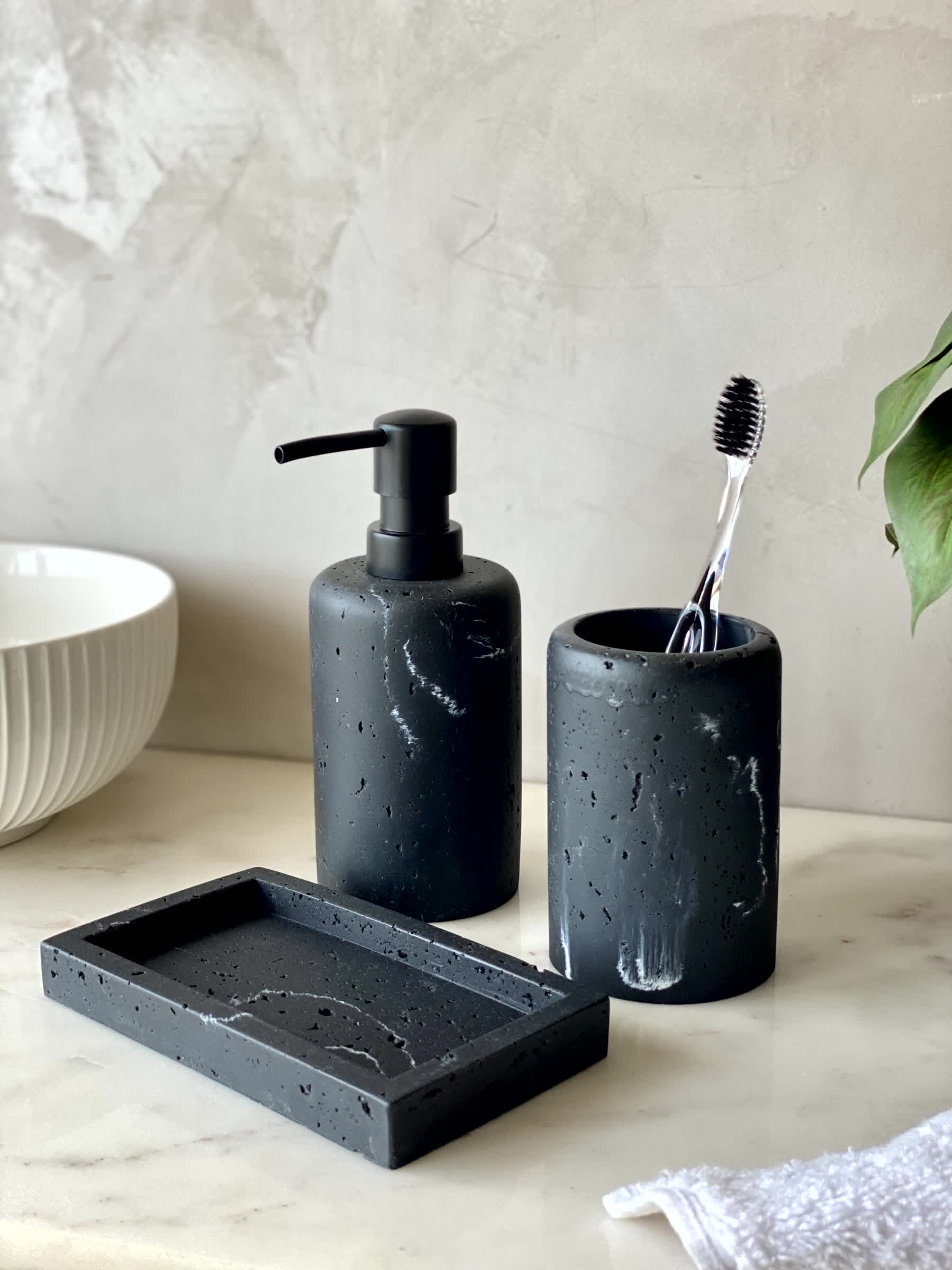 Carrara Bathroom Set - Black (Set of 3)