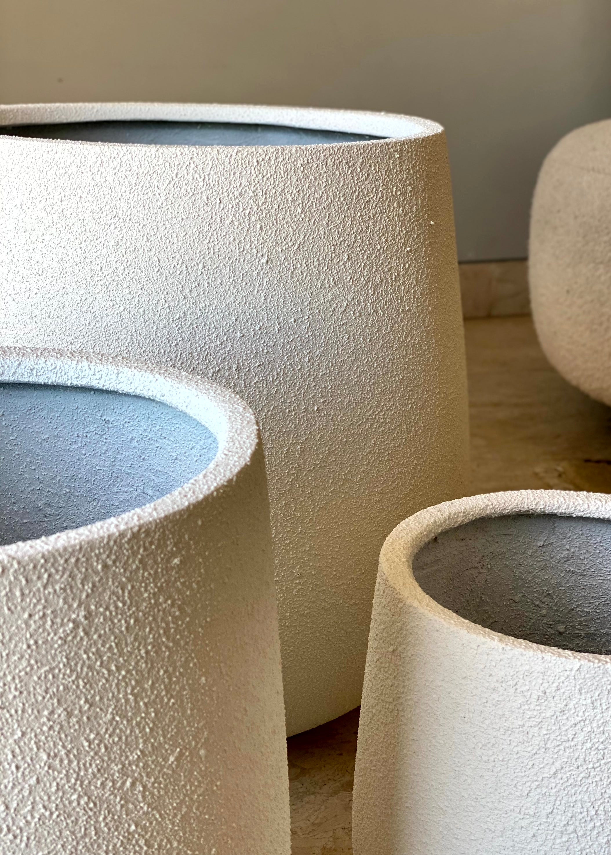 Noa Round Planters - White
