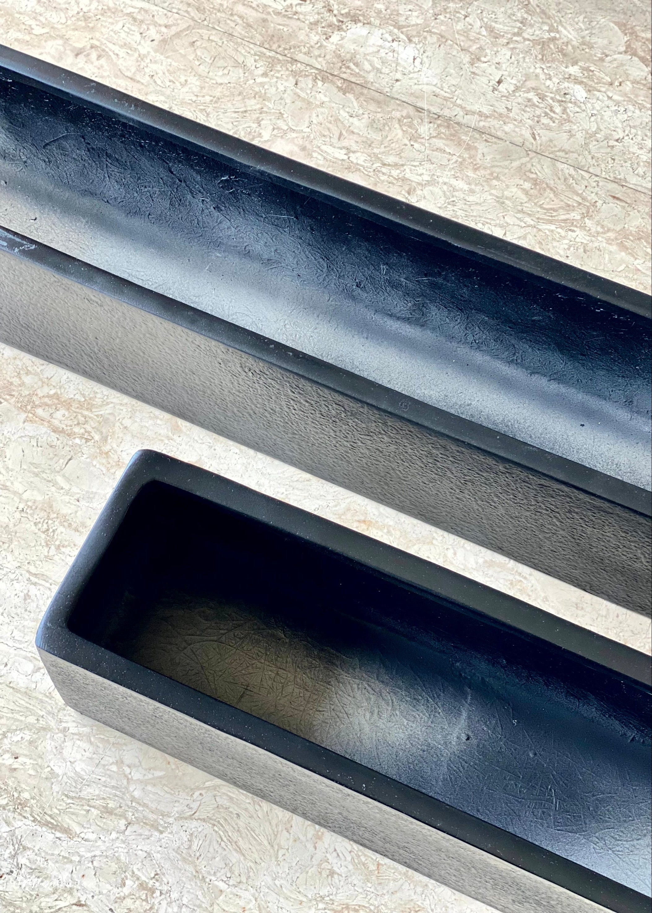 Kuro Horizon Planters - Black