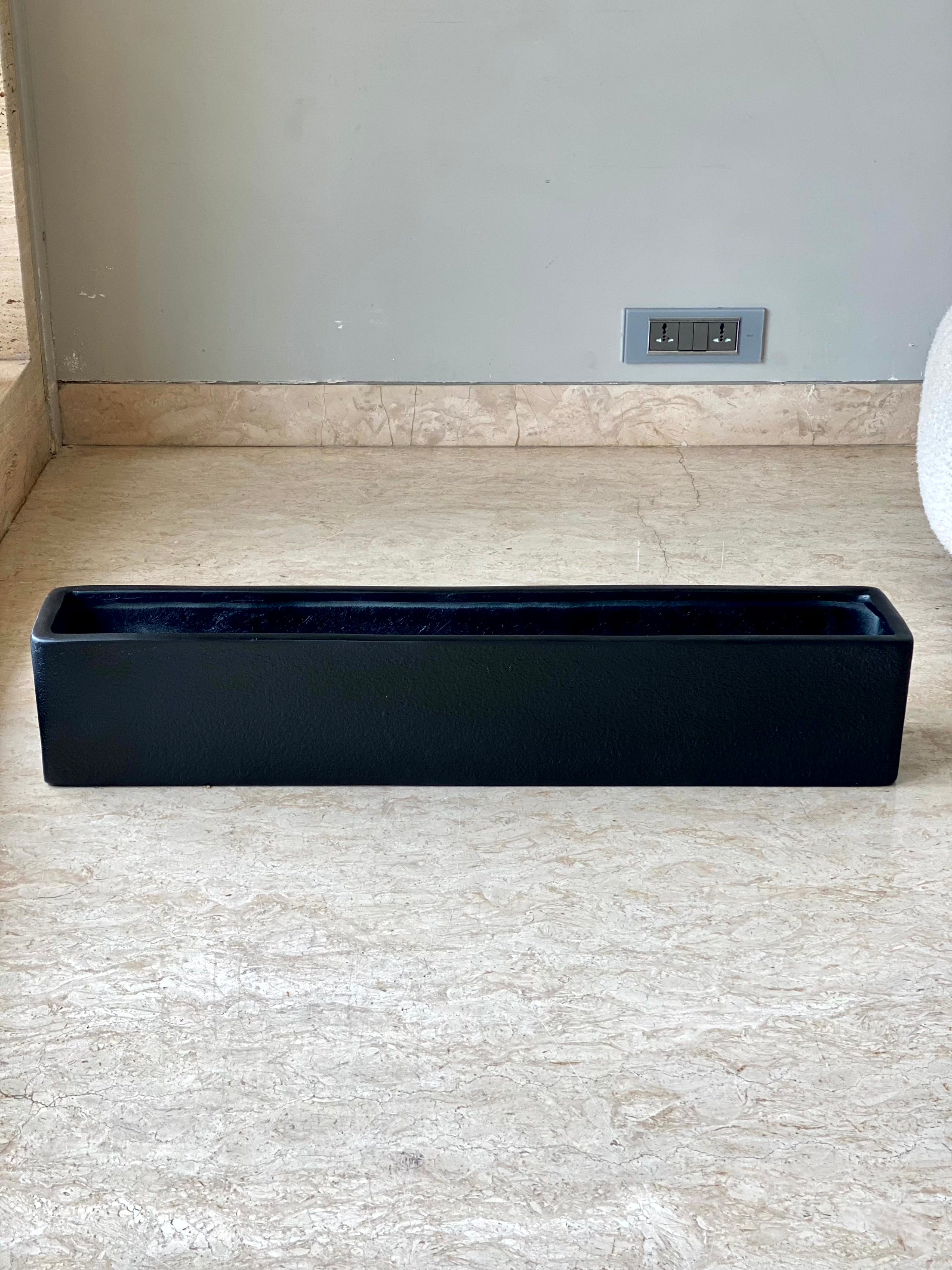 Kuro Horizon Planters - Black