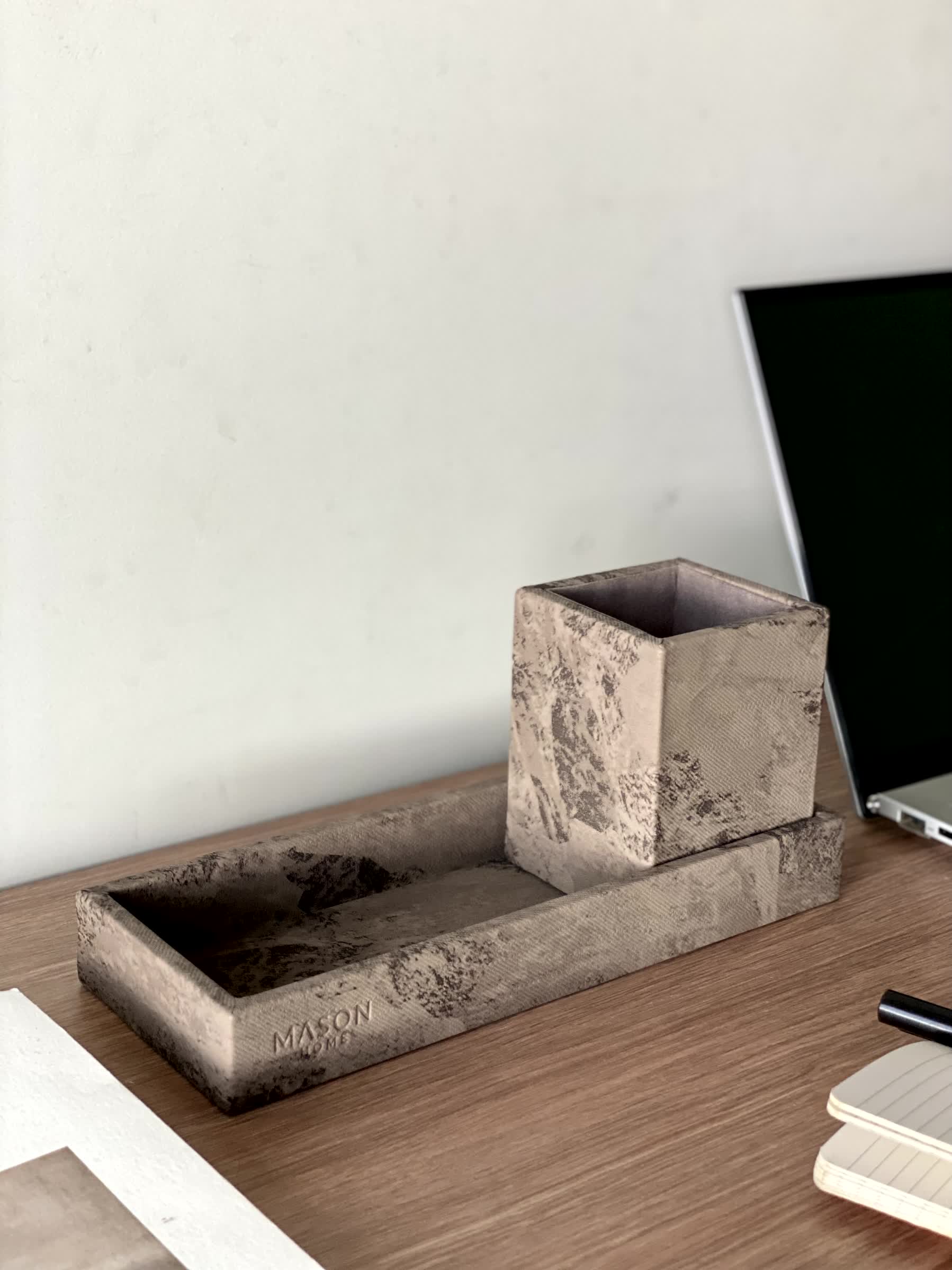 Indo Mocha Pen And Tray Set