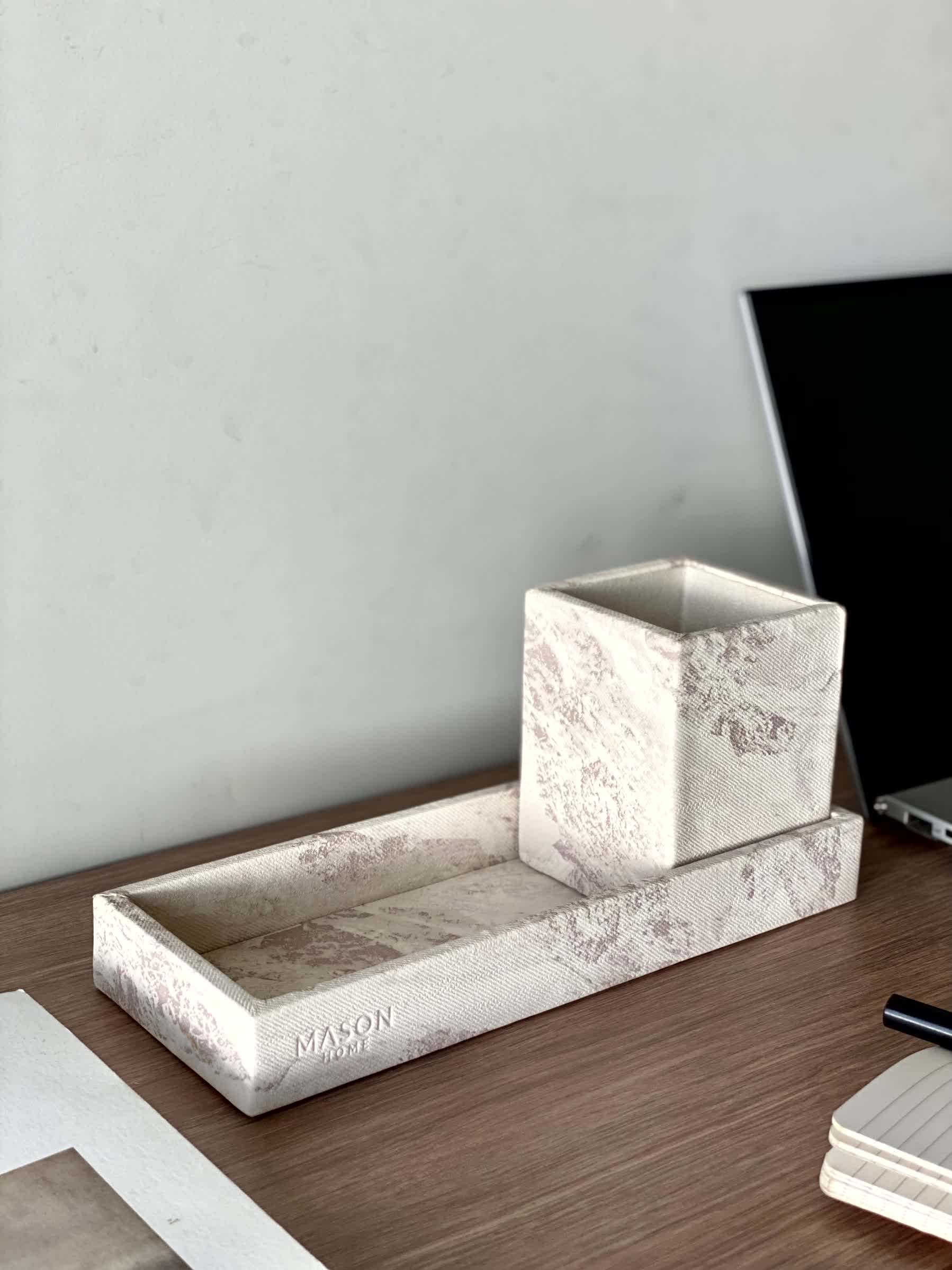 Indo Latte Pen And Tray Set