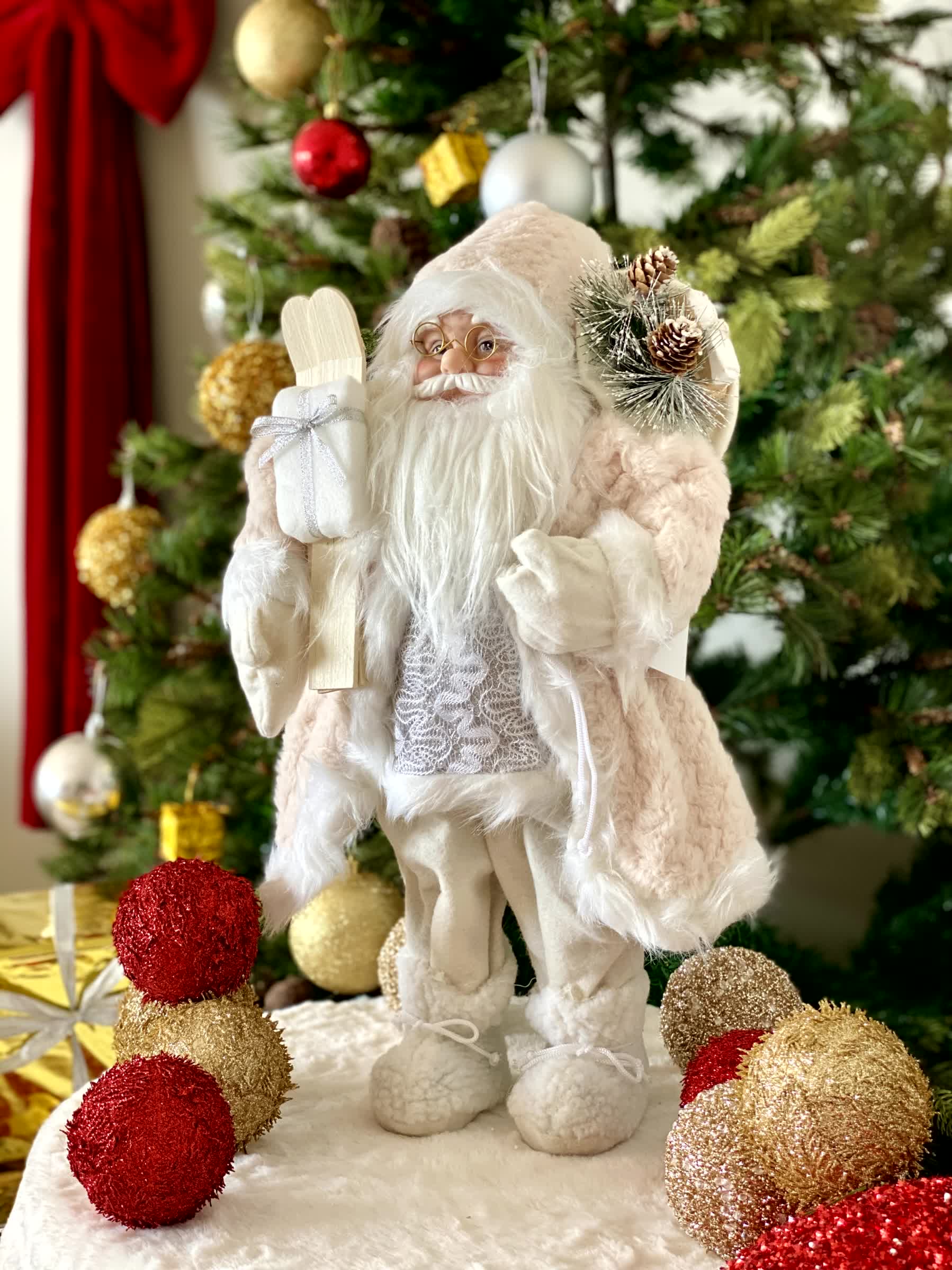Christmas Jolly Santa Claus - 1.5 Feet (White)