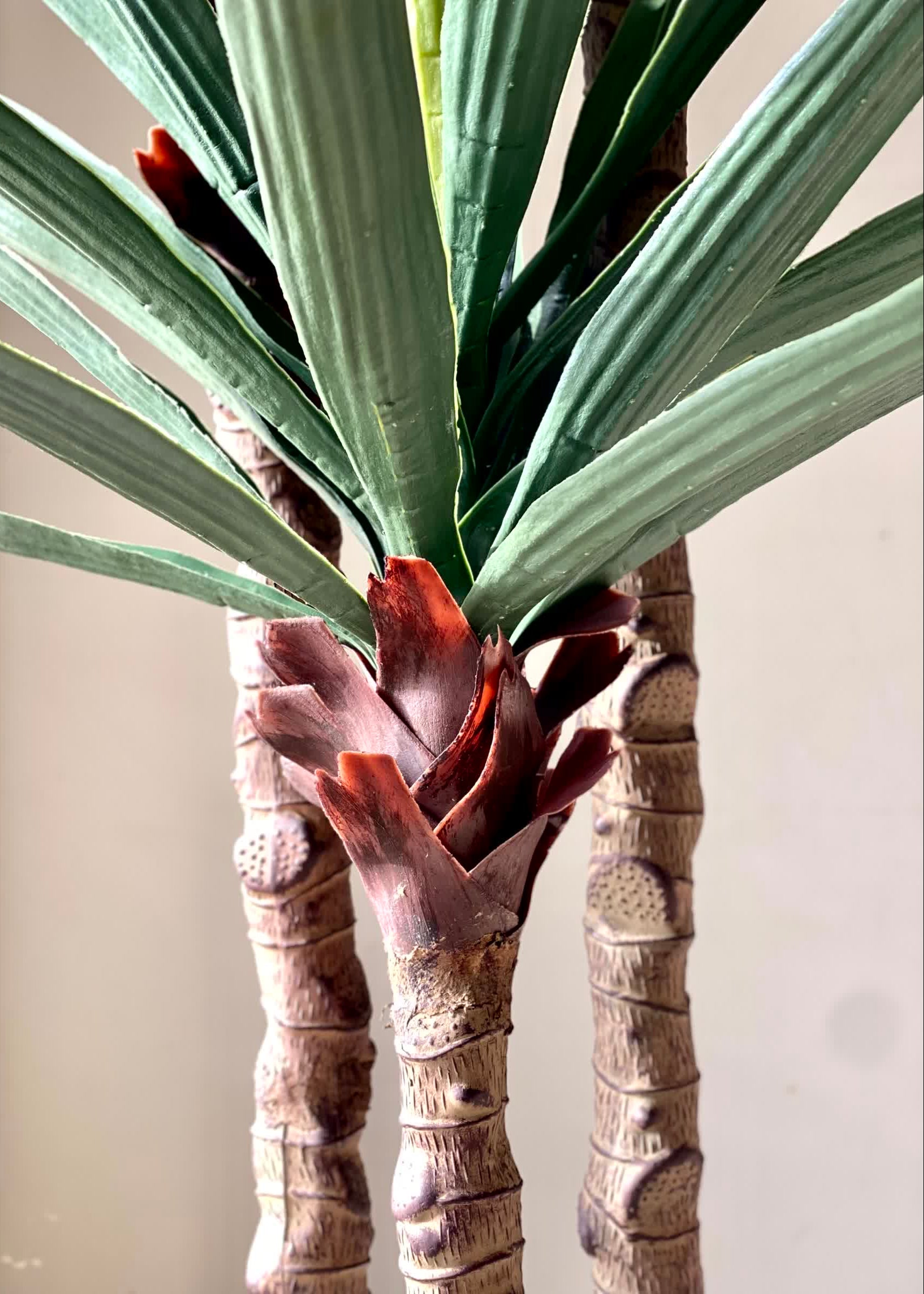 Artificial Arlo Yucca Plant - (5 Feet)