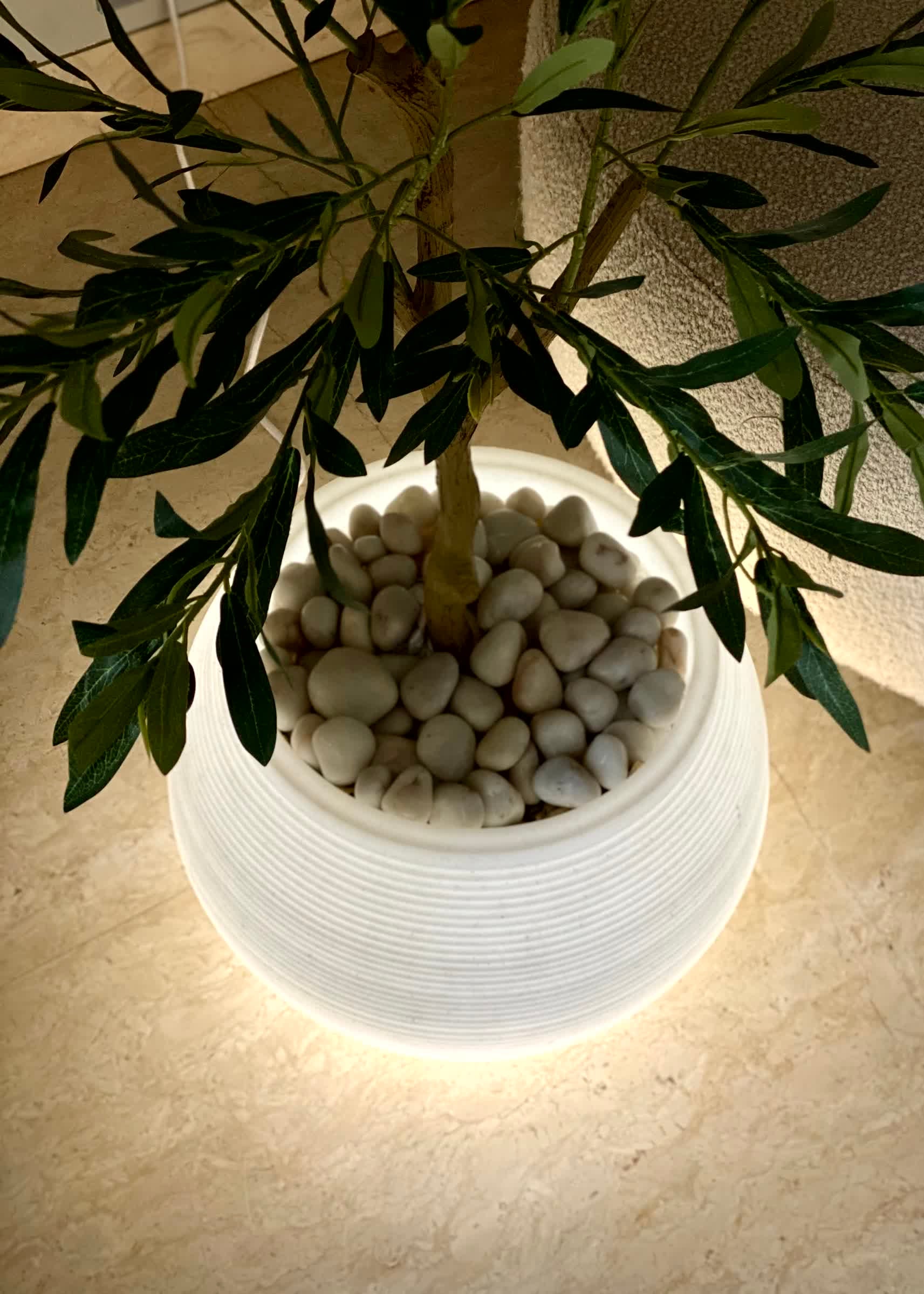 Illuminated Ribbed Planter