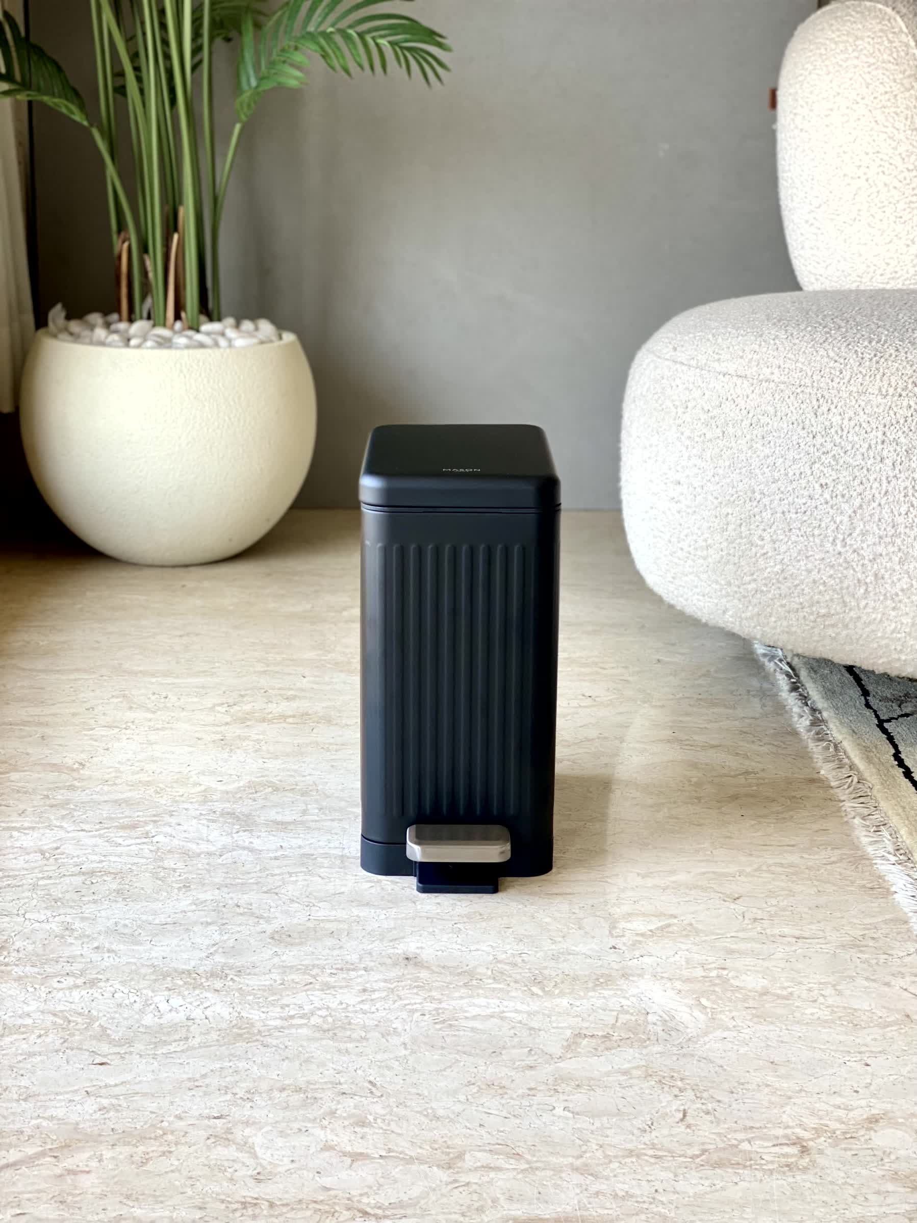 Verve Metallic Dustbin - Black (10L)