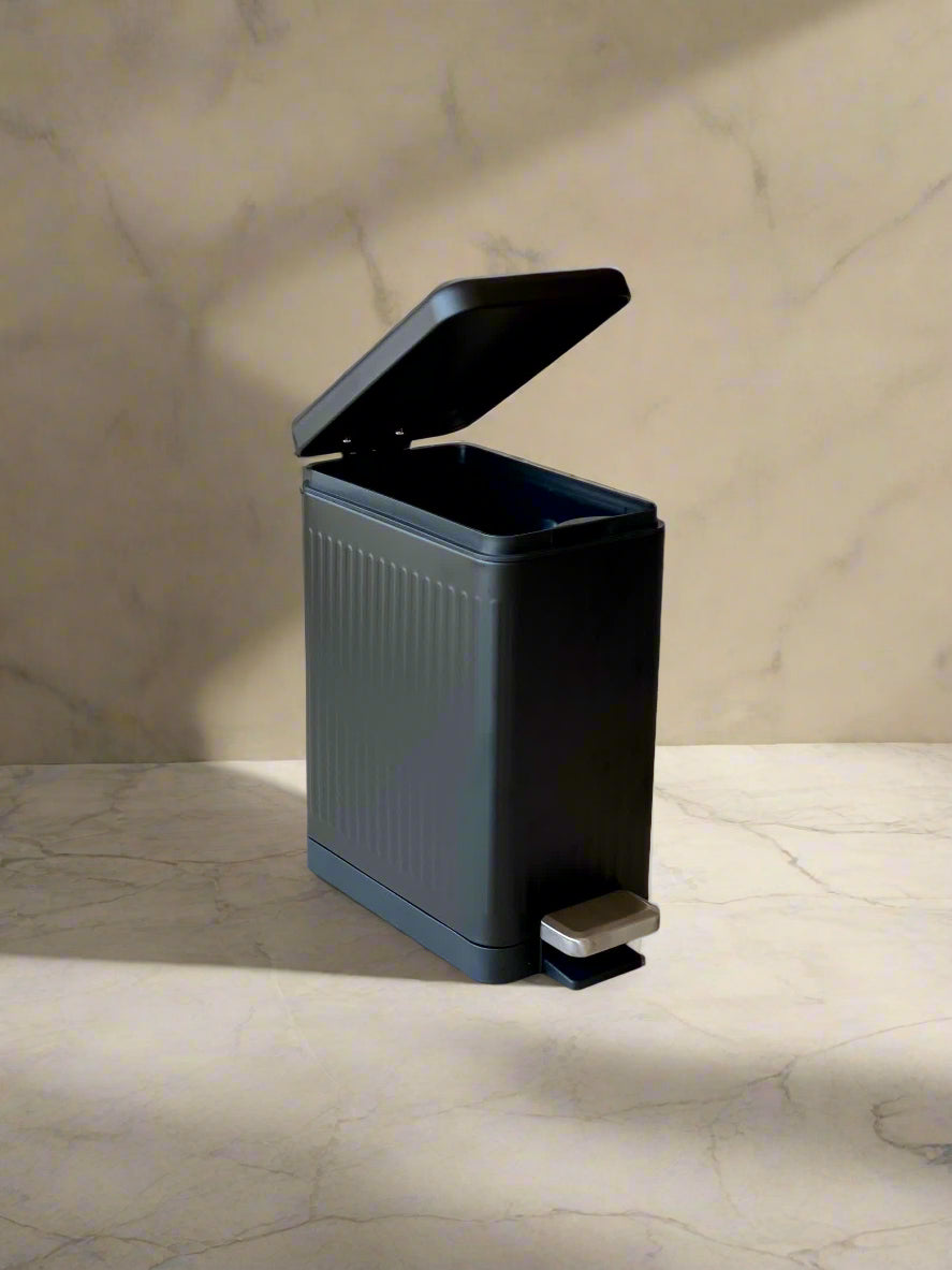 Verve Metallic Dustbin - Black (10L)