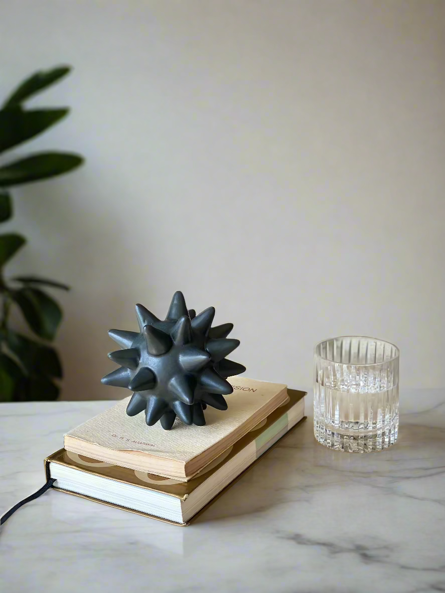 Black Spike Ball Artefact - Medium