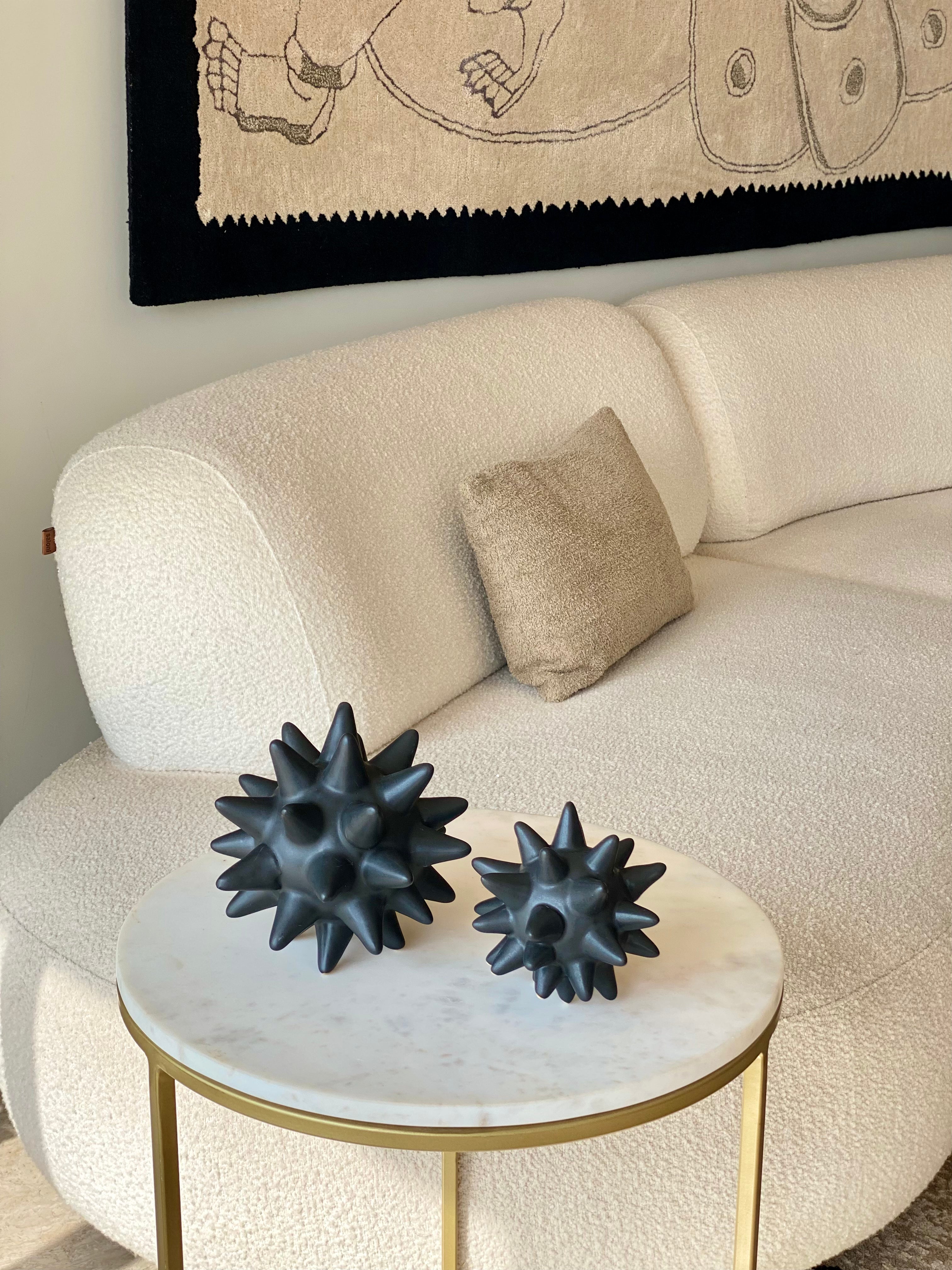 Black Spike Ball Artefact - Medium