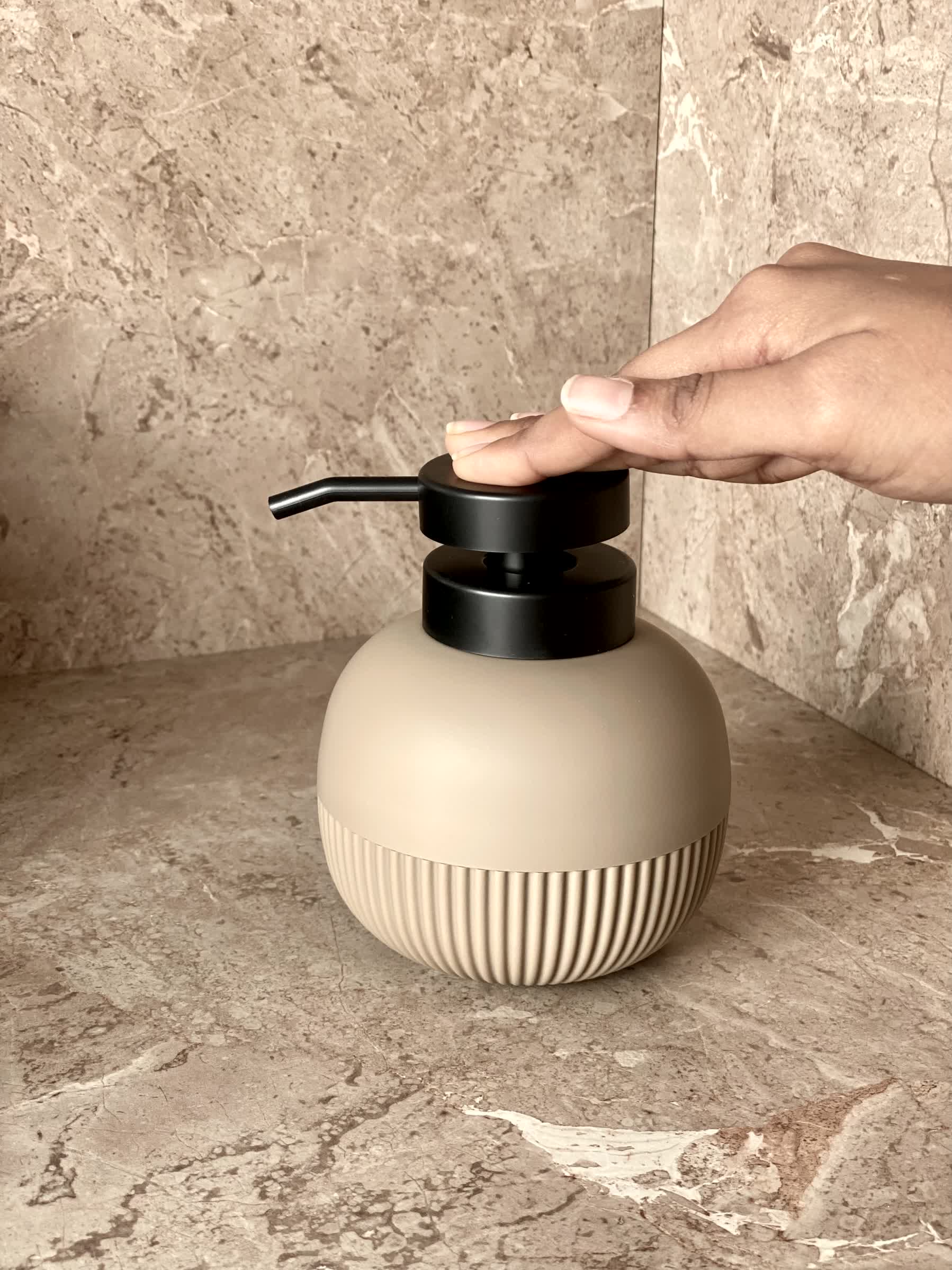 Chaton Round Bathroom Dispenser - Brown