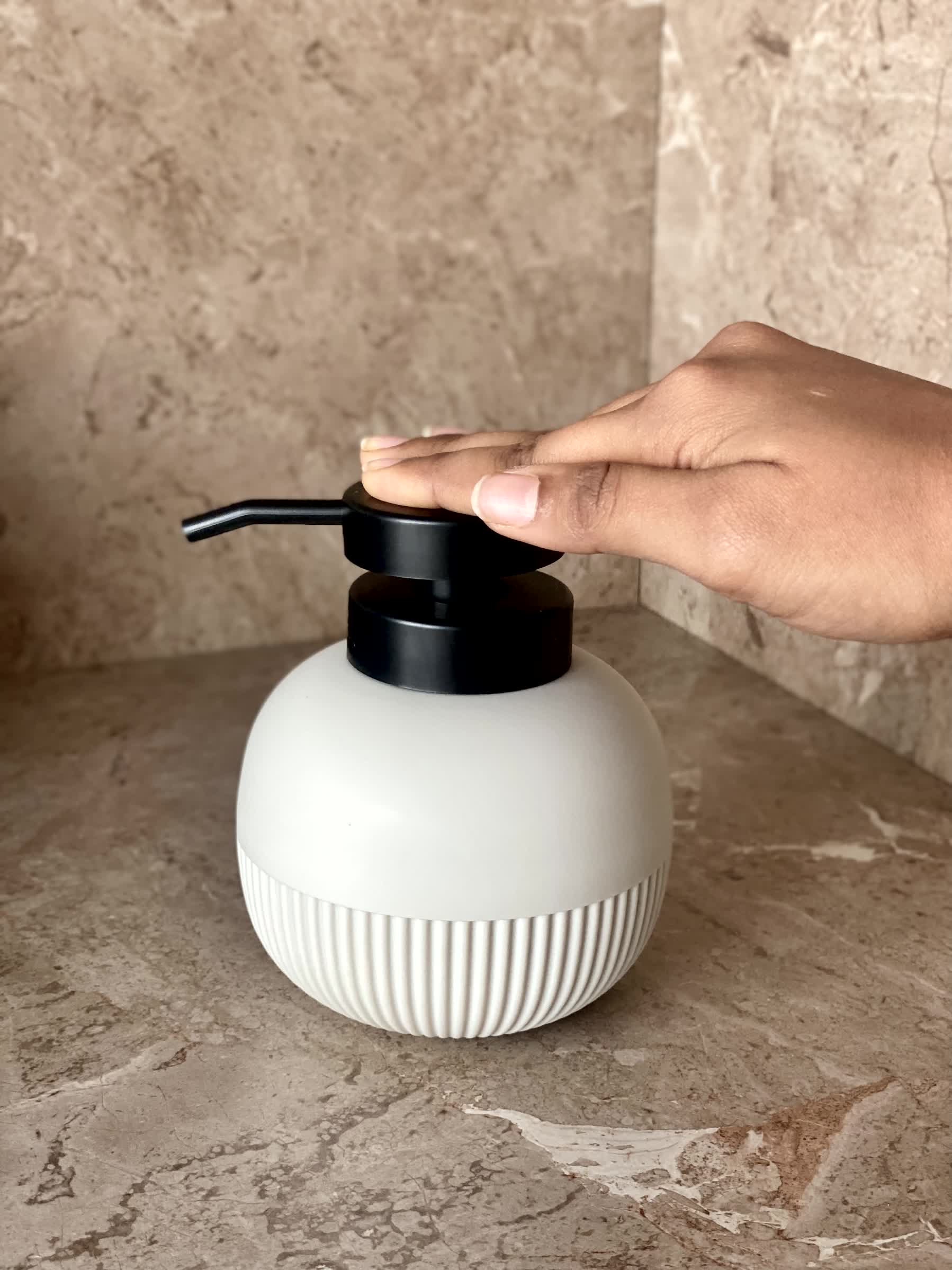 Chaton Round Bathroom Dispenser - Beige