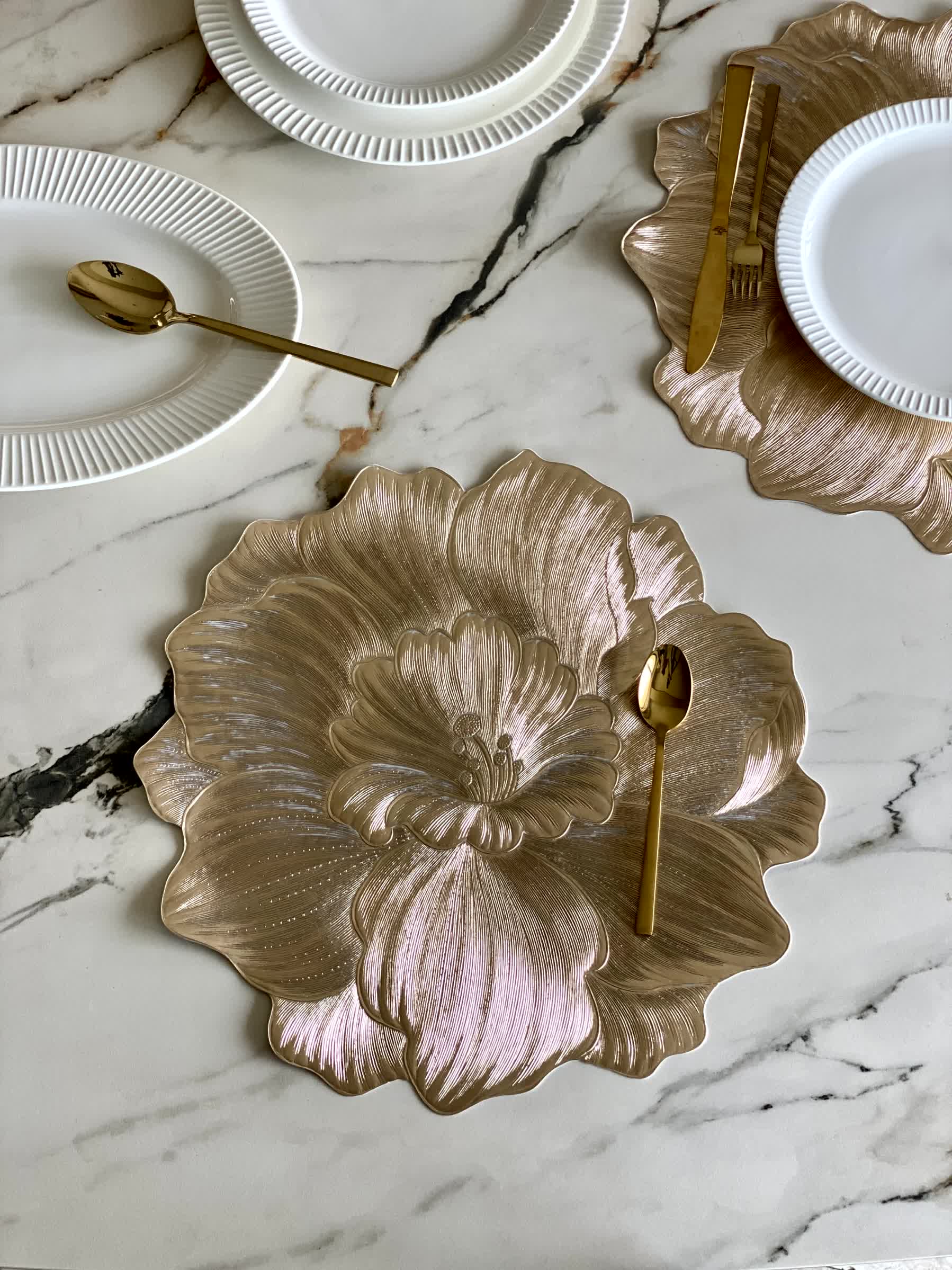 Floret Table Mats - Gold (Set of 6)
