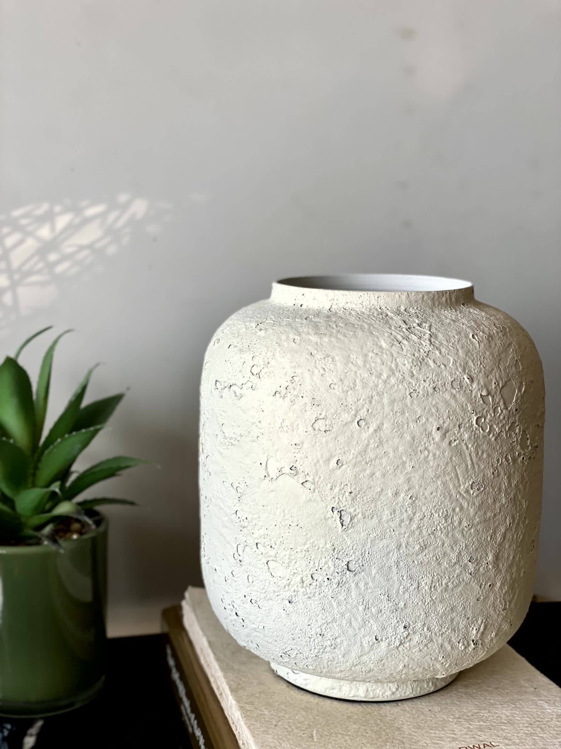 Rasa Vase - Ivory