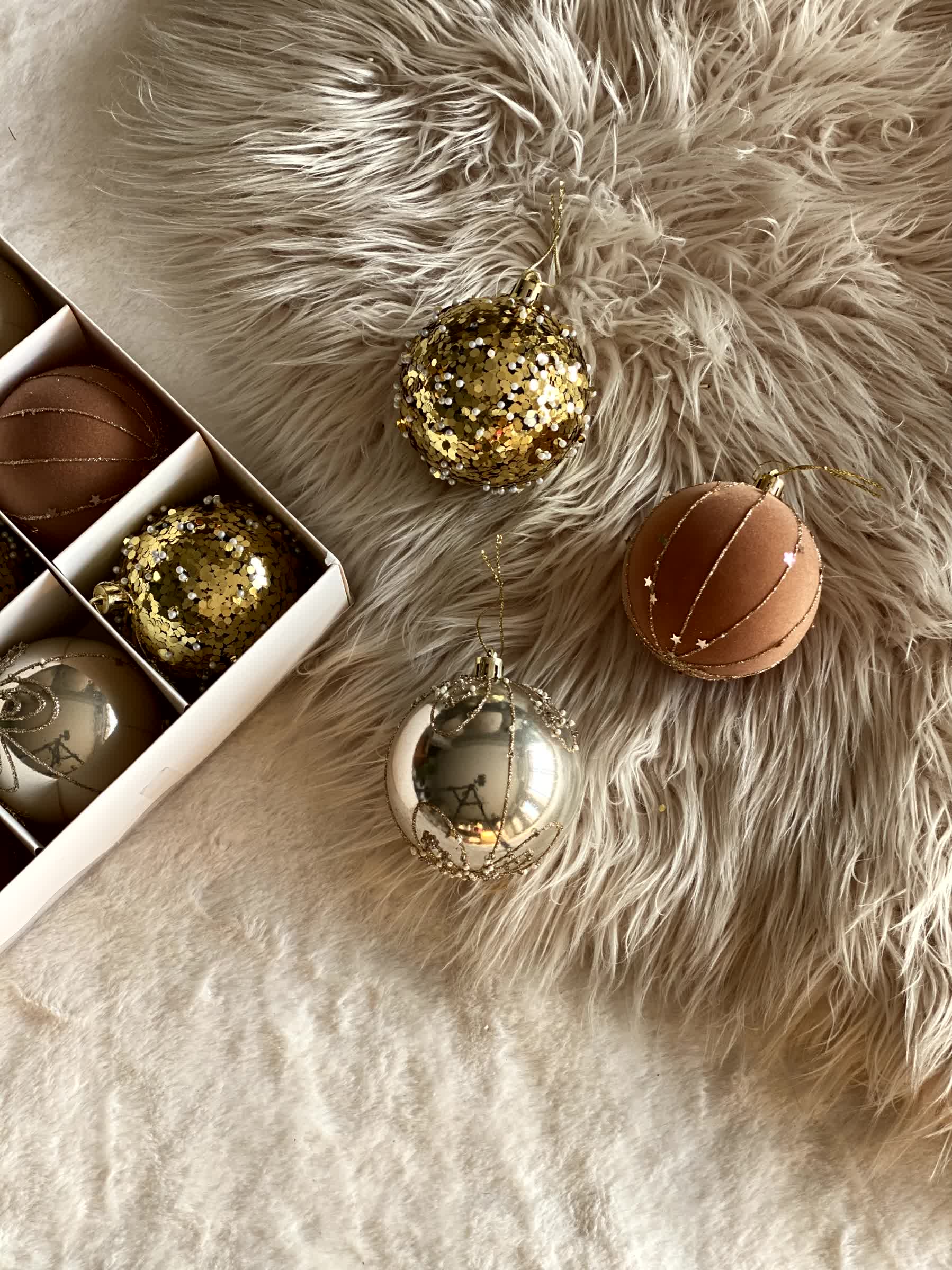 Christmas Ornament Hanging - Set of 9