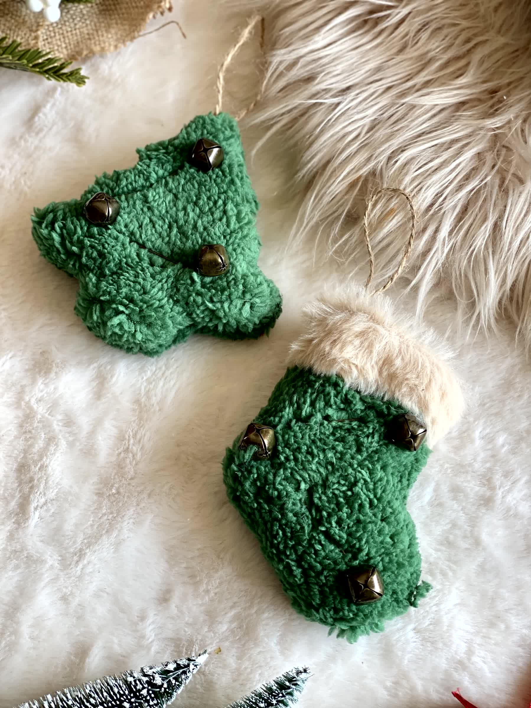 Green Tree & Stocking Hanging - Set of 2