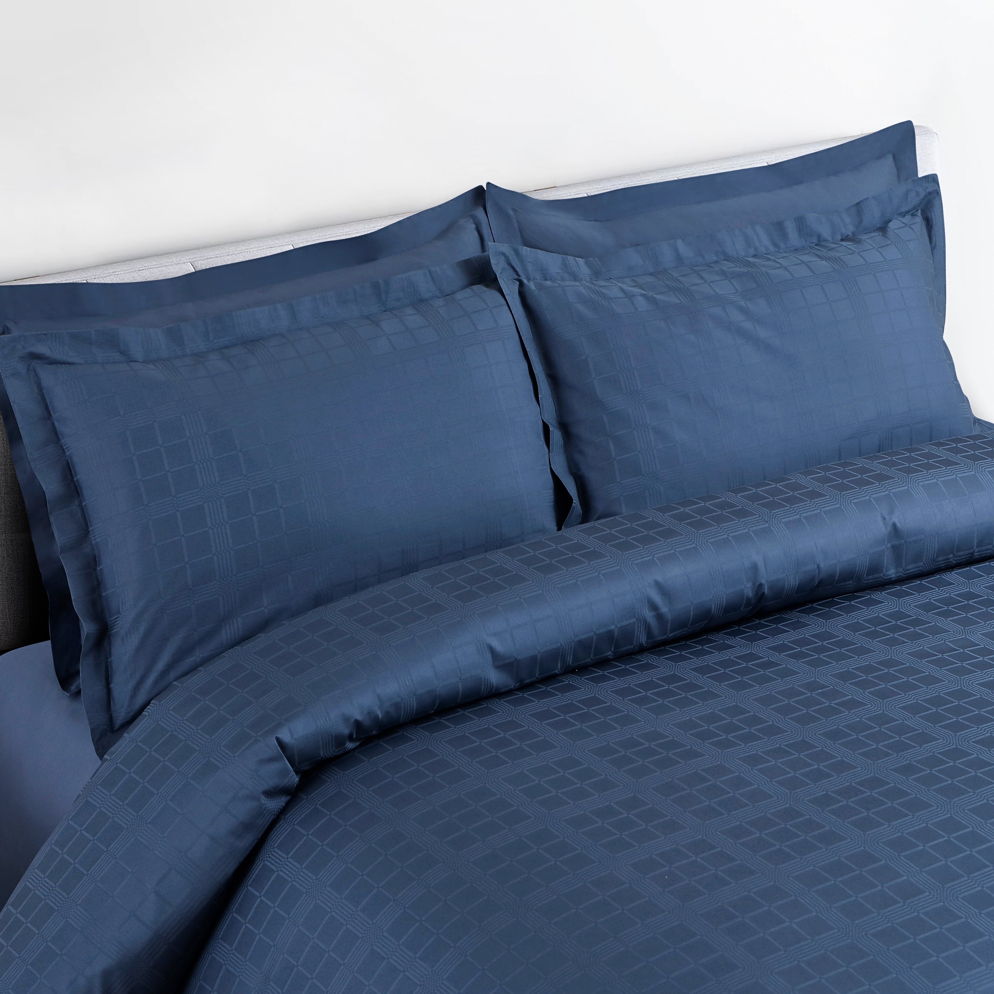 Jacquard Duvet Cover Set with King Size Bedsheet and 4 Pillow Covers-Blue