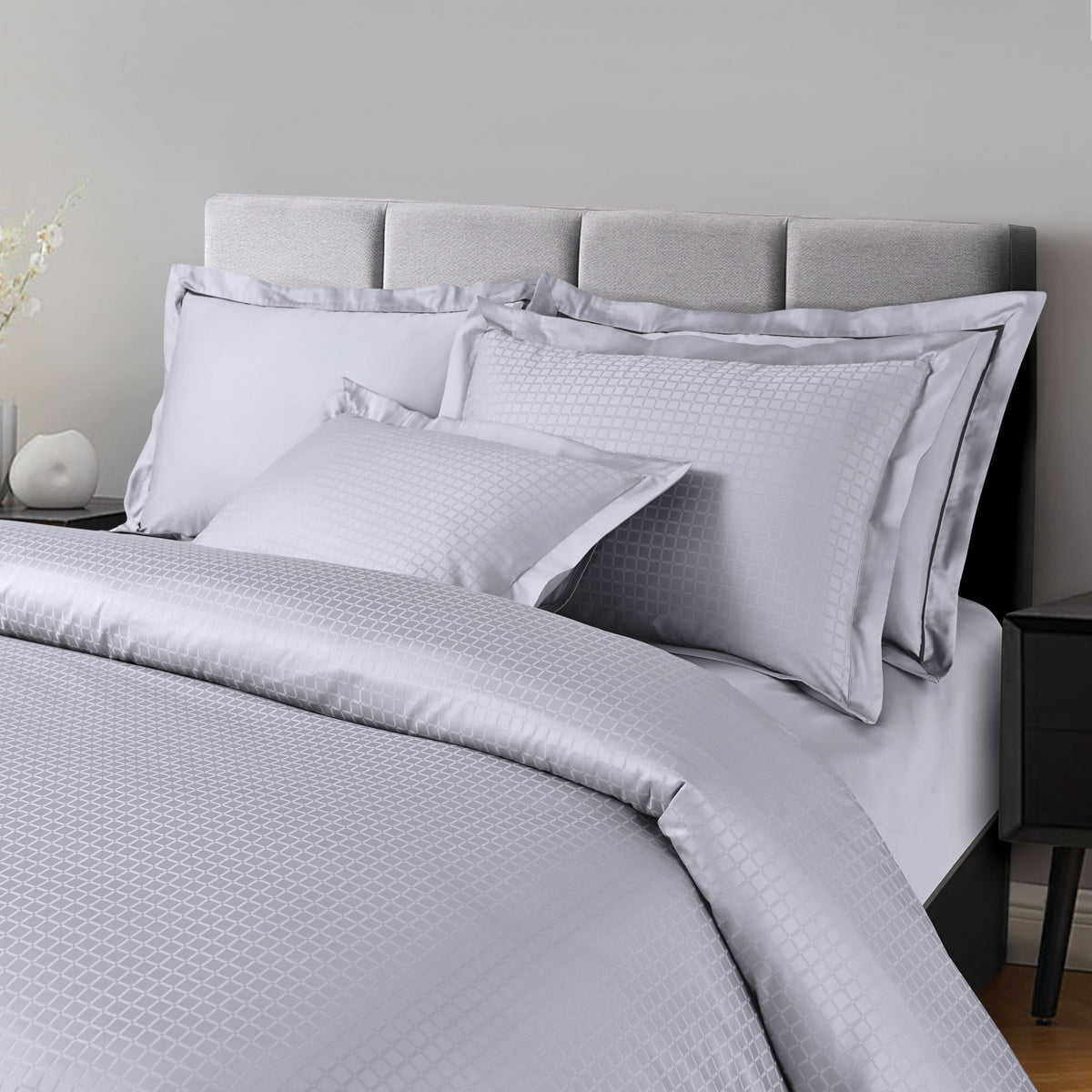 Jacquard King Size Bedsheet with 2 Pillow Covers-Silver Grey
