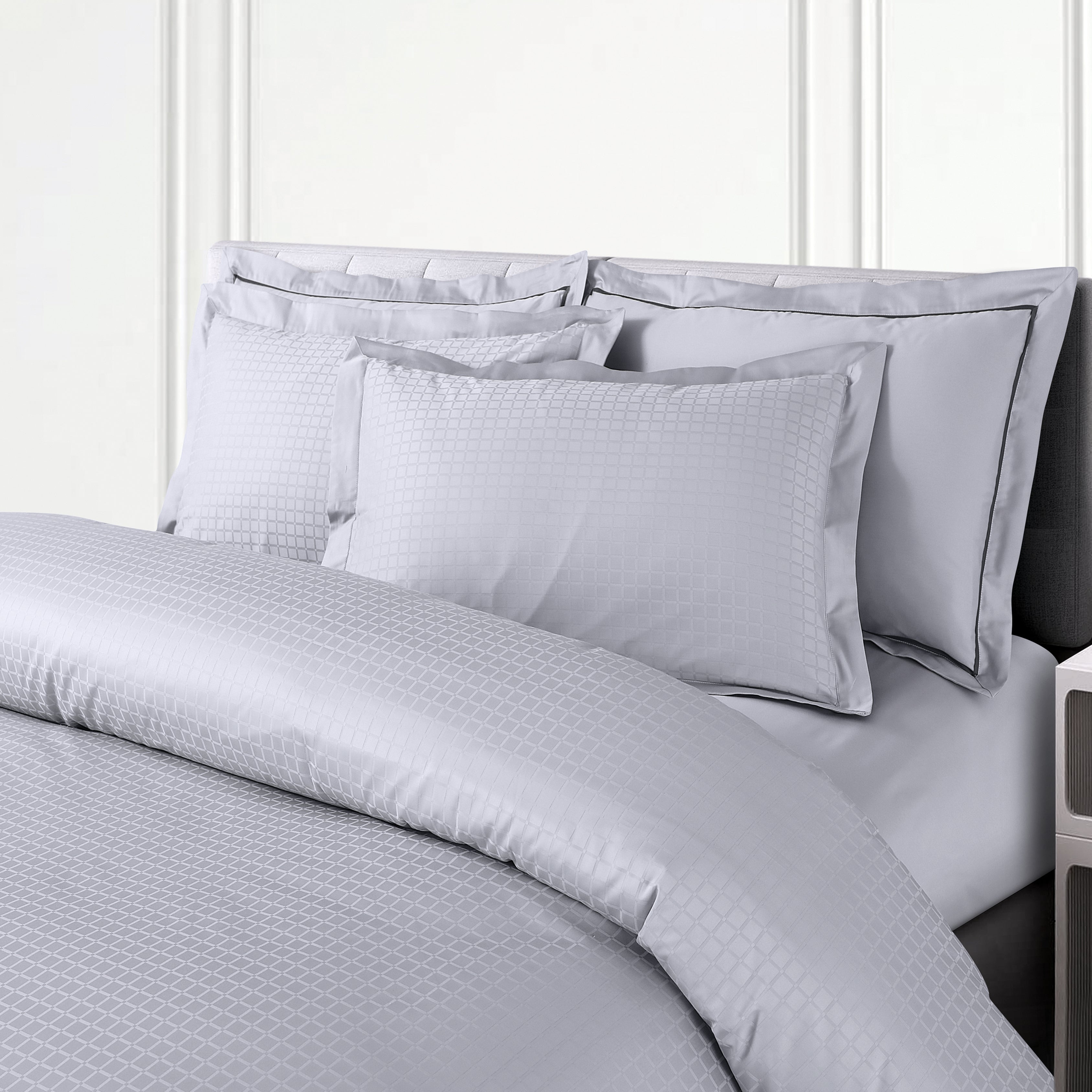 Jacquard King Size Bedsheet with 2 Pillow Covers-Silver Grey